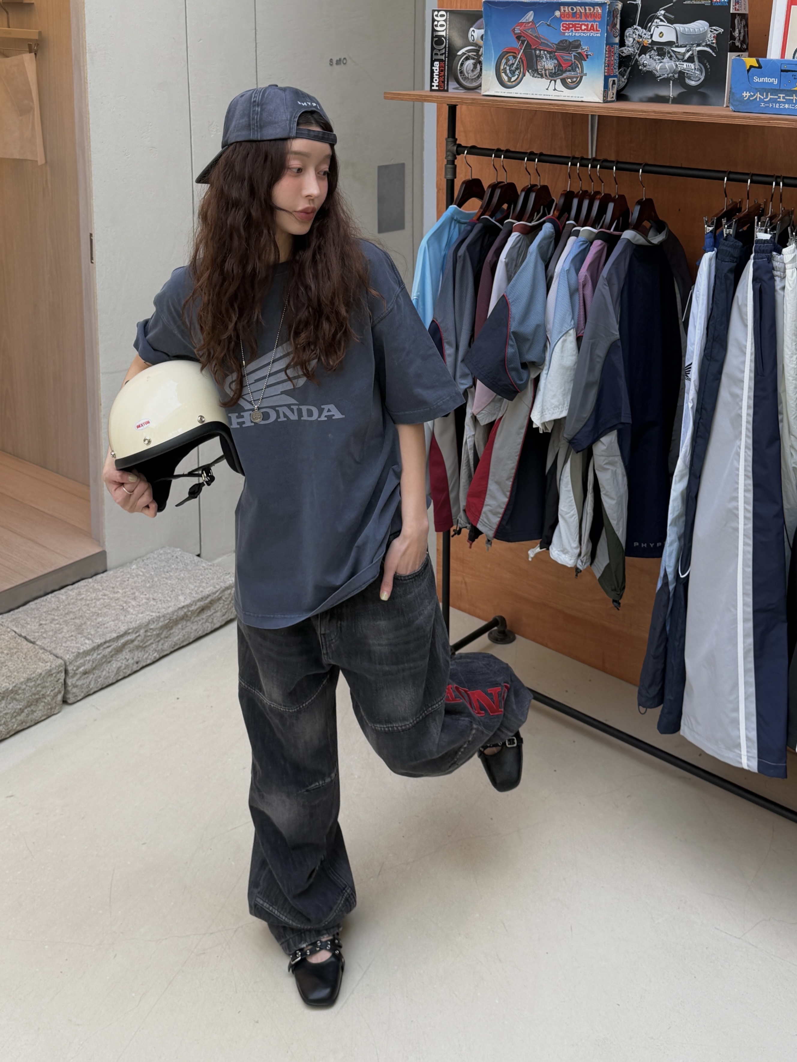 Honda Twill Multi Patch Motorcycle Jacket Ivory, Honda Original Wing Logo Vintage Cap Charcoal 착용 스타일 - 6