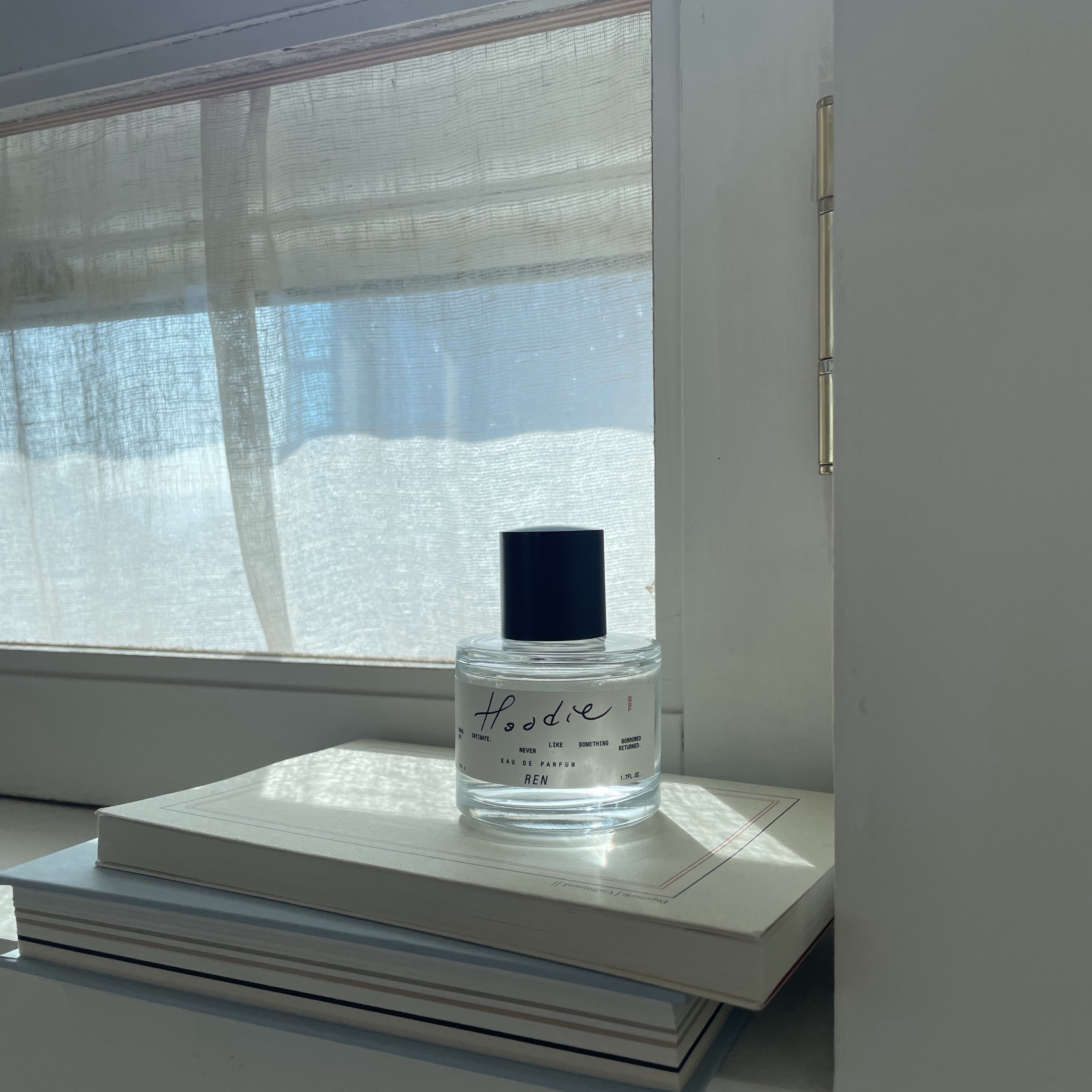 [KREAM 단독] REN Hoodie Eau de Parfum 50ml 착용 스타일
