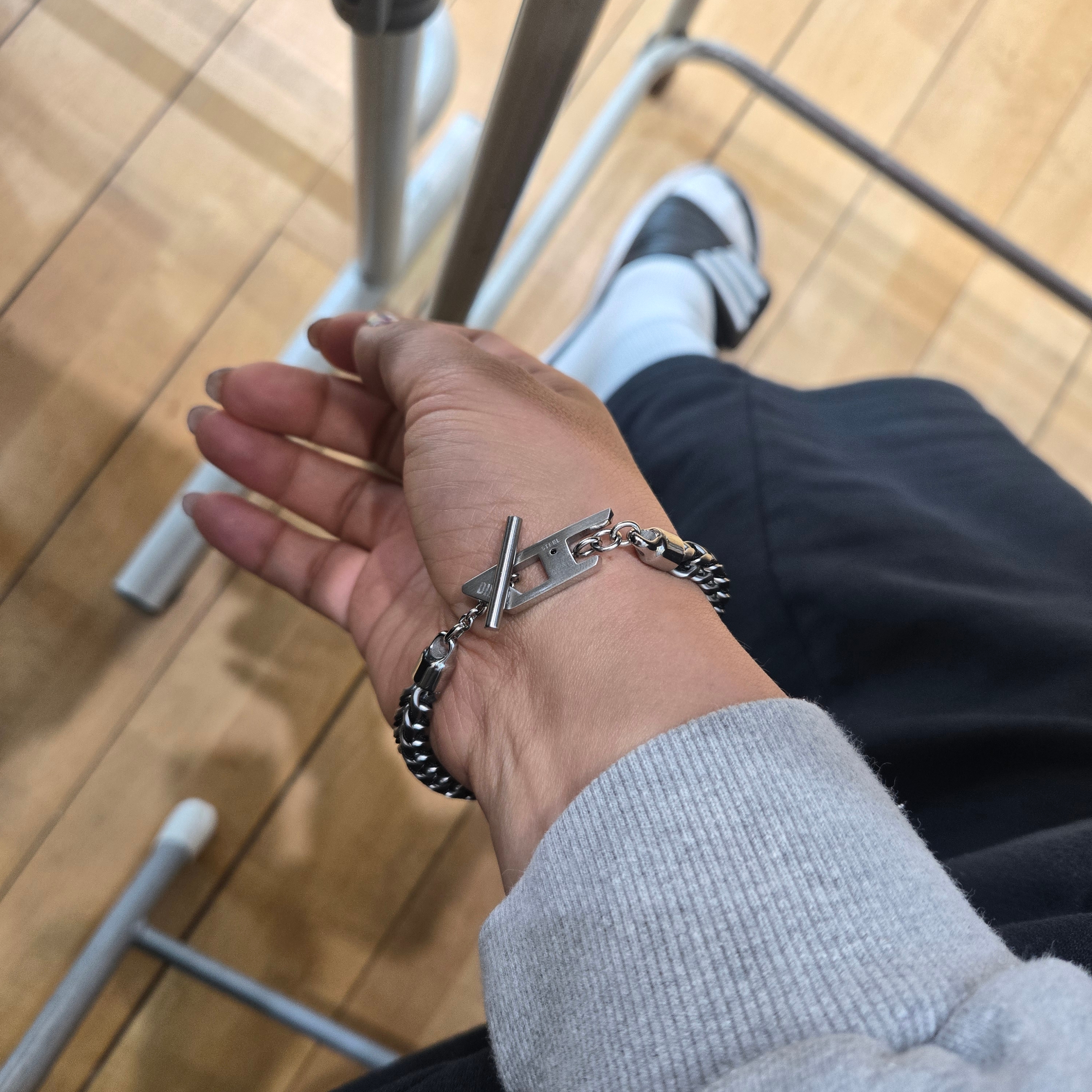 Diesel Dx1540040 Stainless Steel Woven Bracelet Silver 착용 스타일