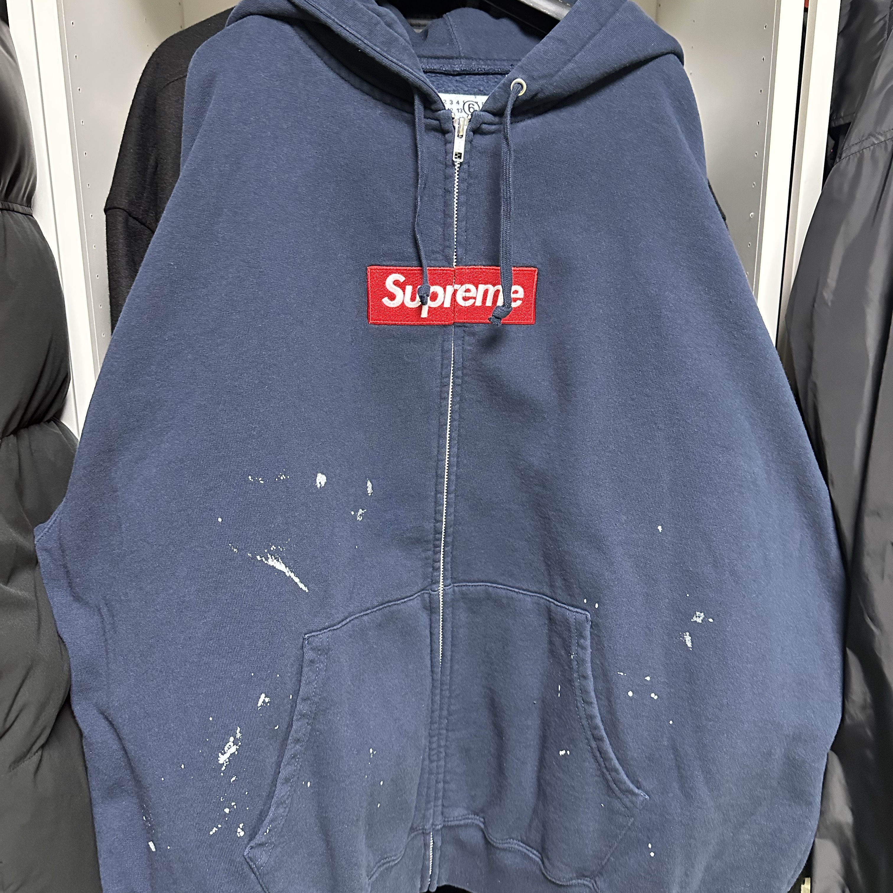 Supreme x MM6 Maison Margiela Box Logo Zip Up Hooded Sweatshirt Navy - 26SS 착용 스타일 - 1