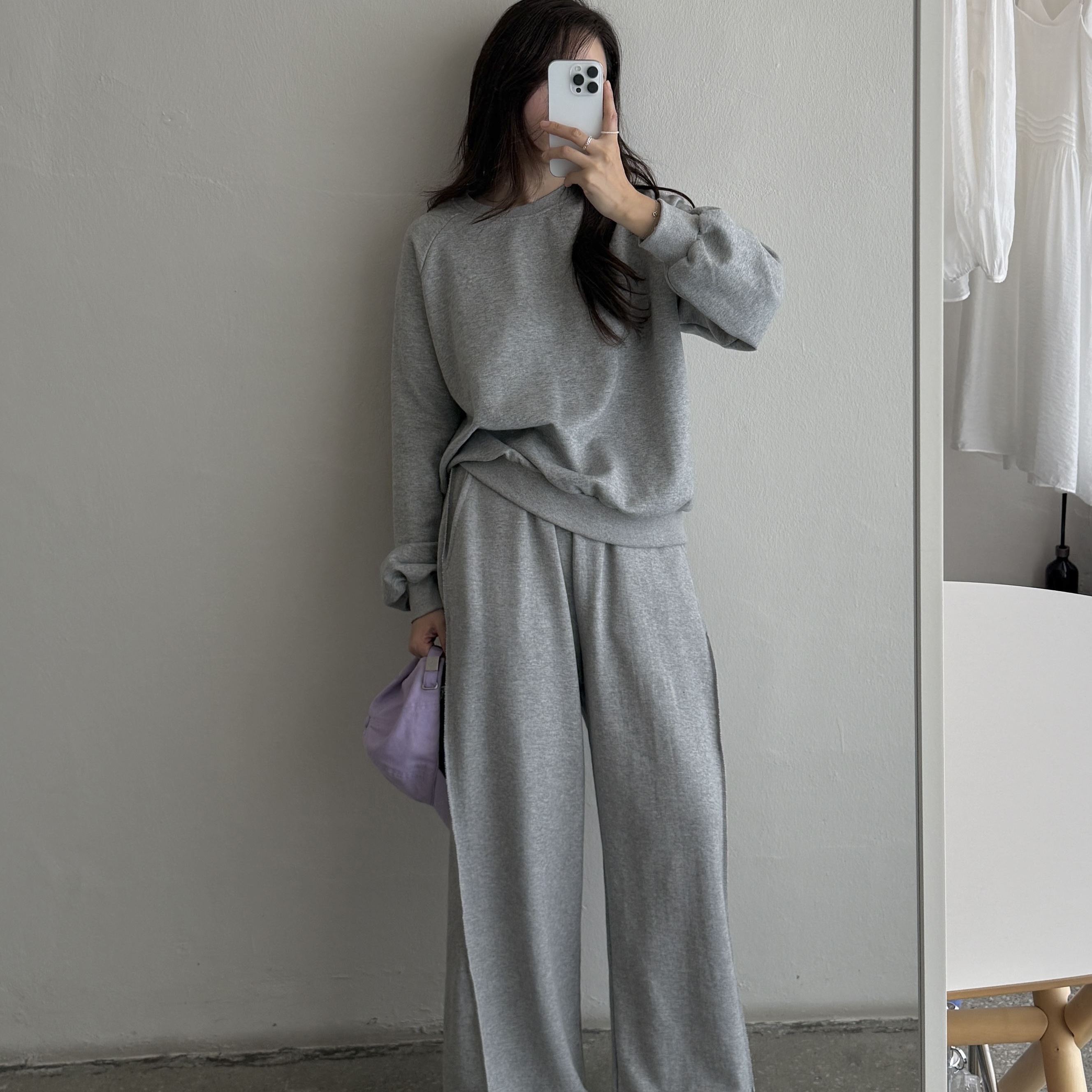 (W) Autry Medalist Low Goatskin Sneakers White 착용 스타일 - 3