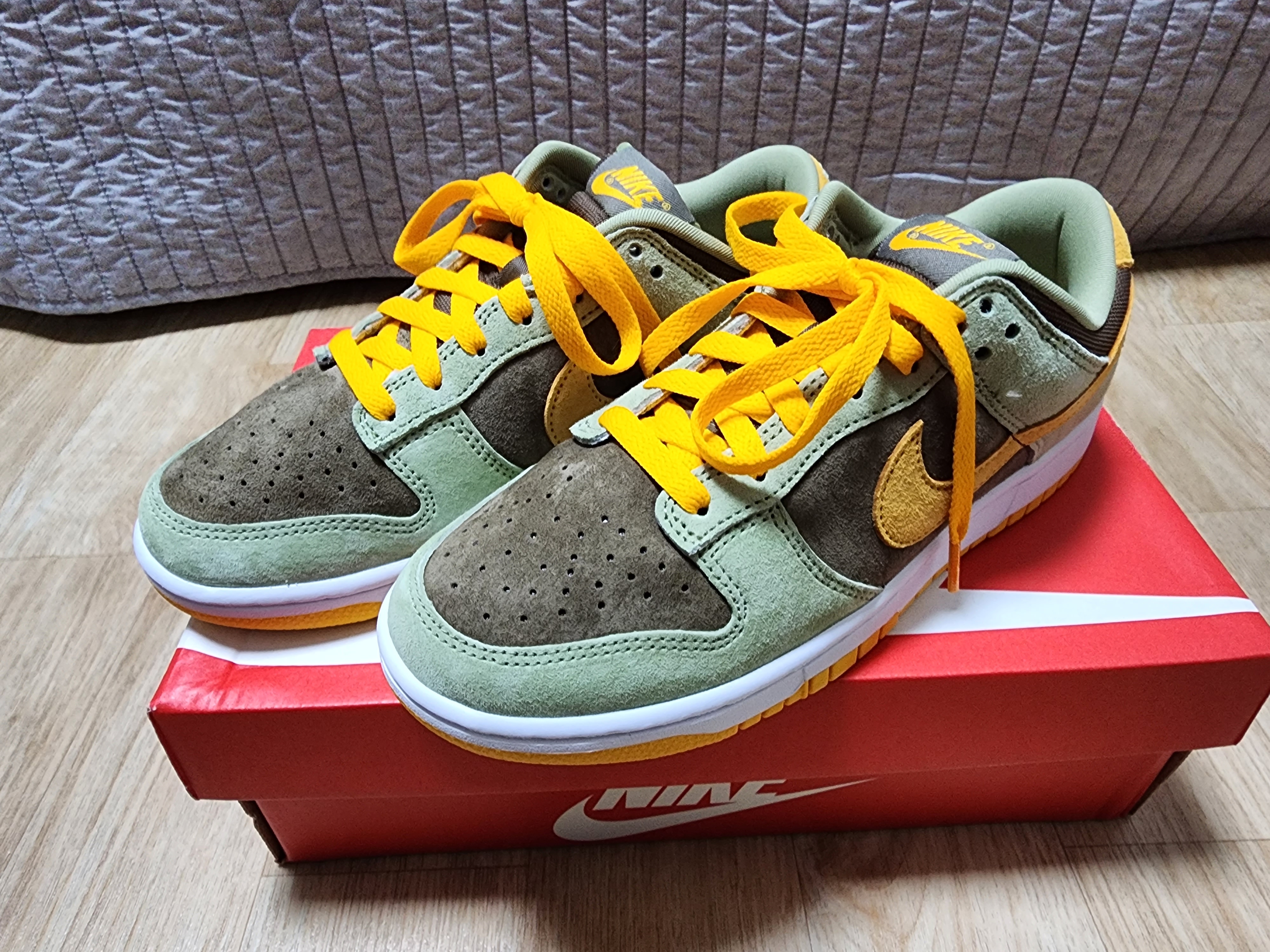 Nike Dunk Low SE Dusty Olive 착용 스타일