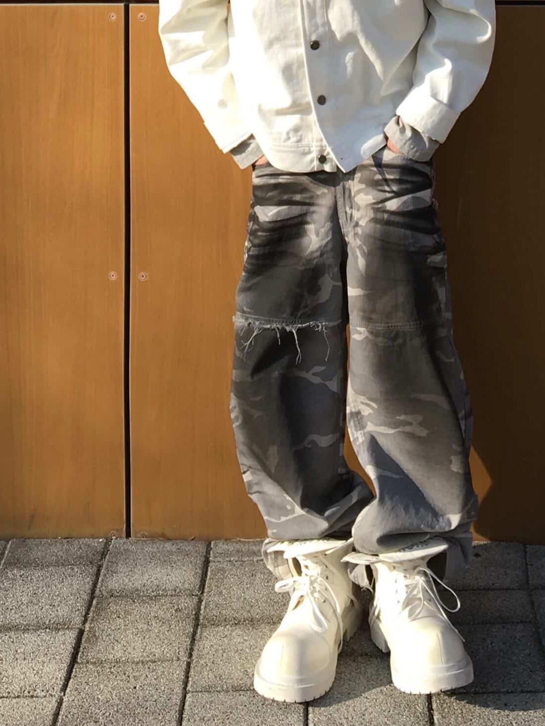 BLR Faded Camo Carpenter Pants 착용 스타일