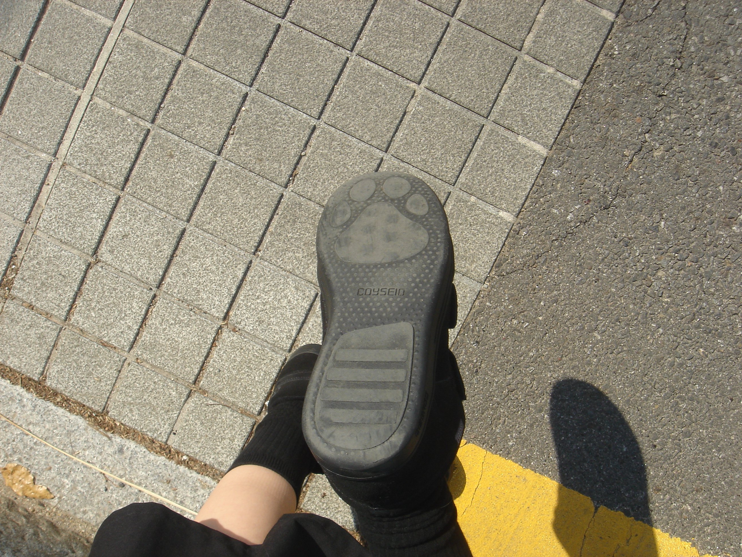 COYSEIO Coy Bumble Sneakers Black 착용 스타일 - 2