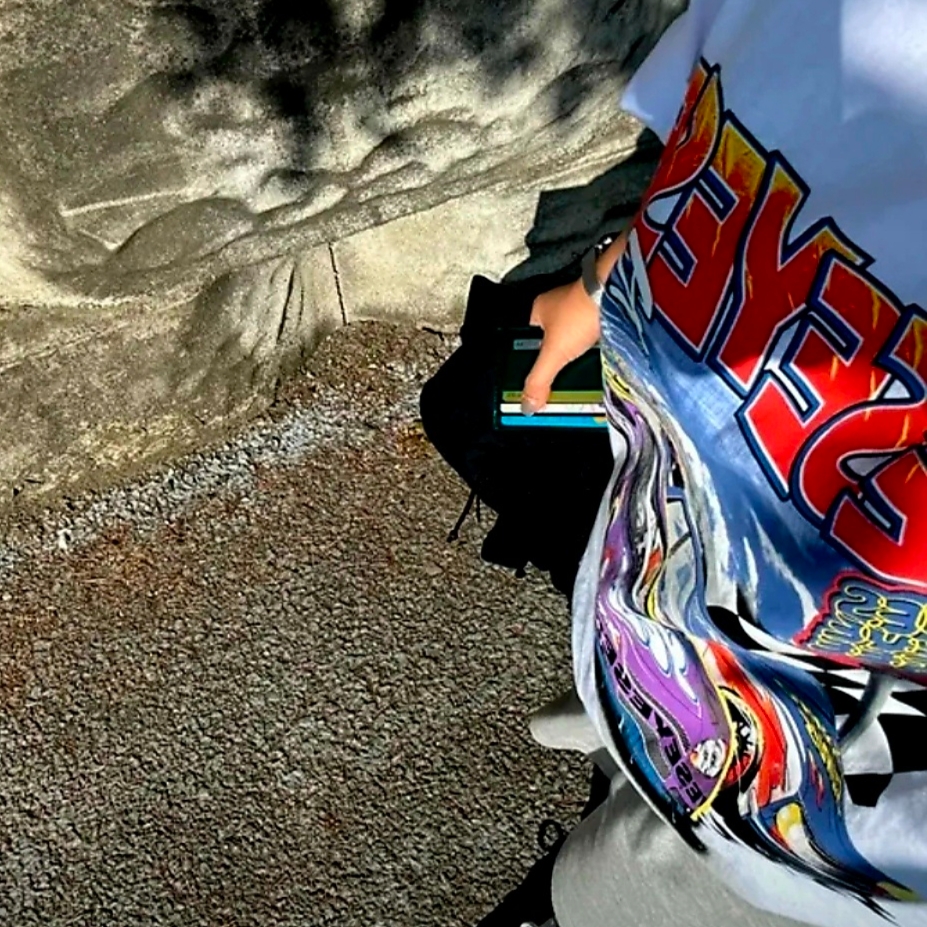 YESEYESEE Racing Tee White 착용 스타일