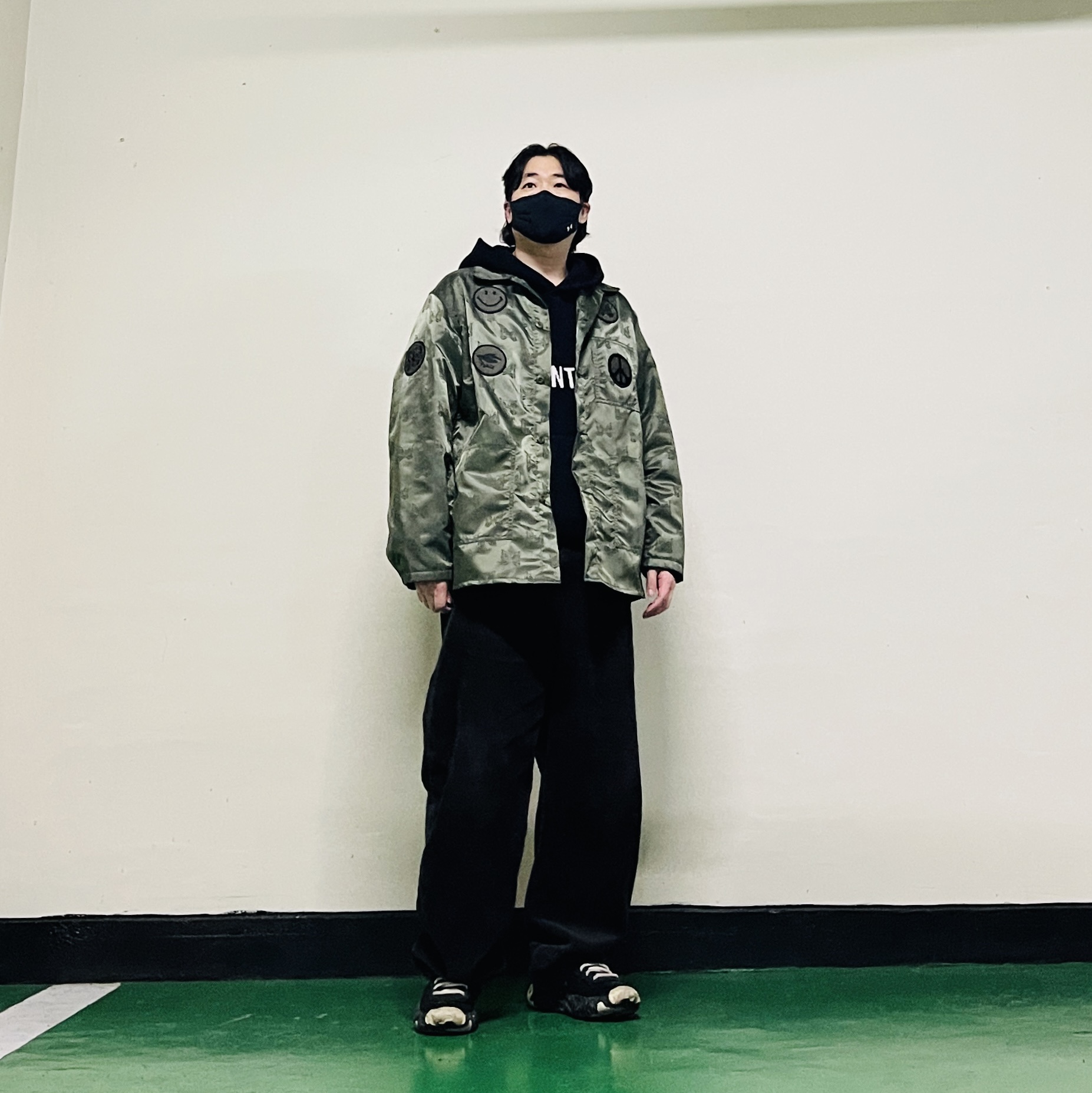 Needles D.N. Coverall Papillon Jacquard Sateen Olive, Essentials Knit Hoodie Black - 20FW 착용 스타일 - 5