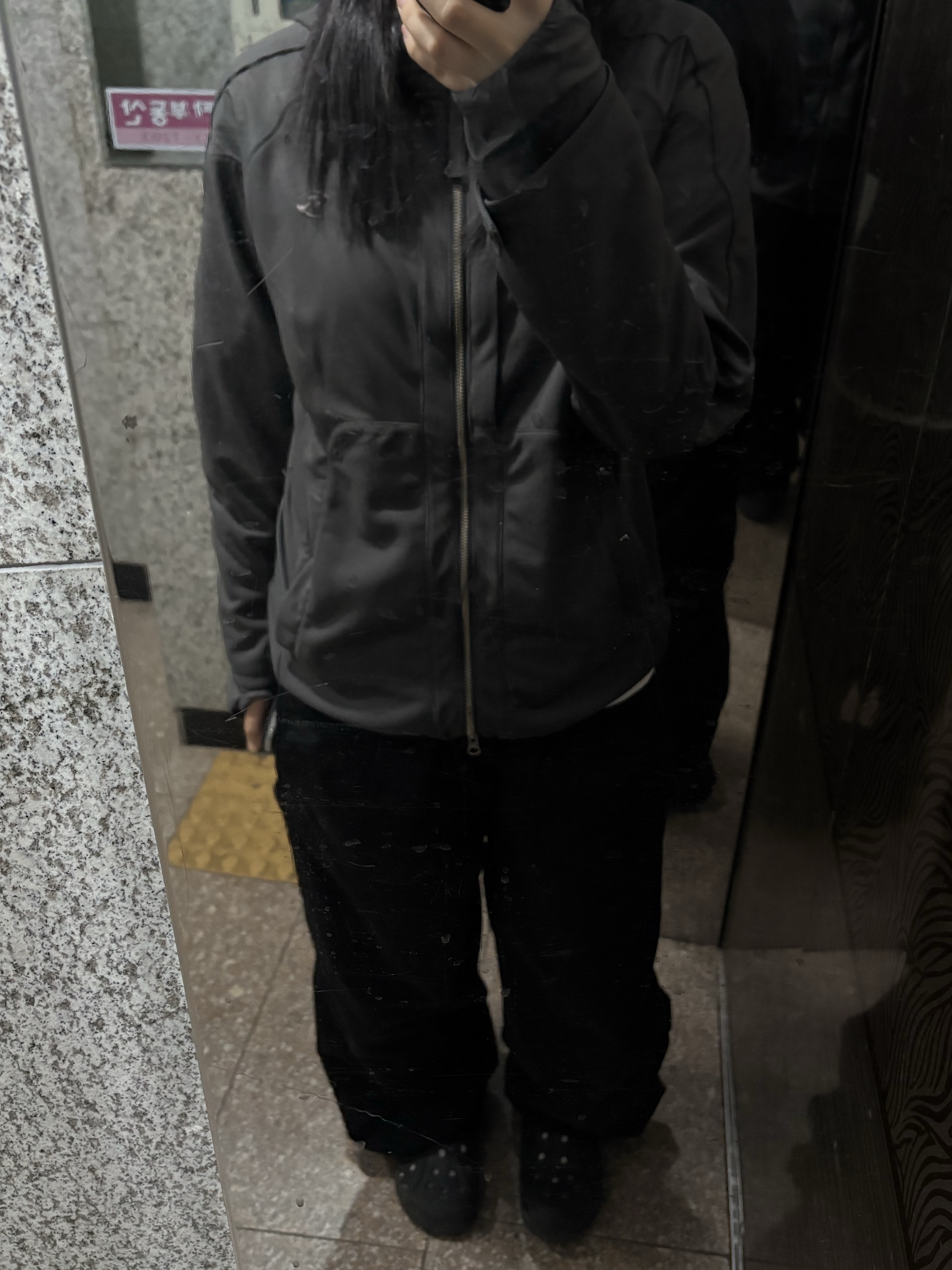 Sansan Gear Dual-Shade Jacket Brown_26SS, Sansan Gear Side Flap Track Pants Black 착용 스타일