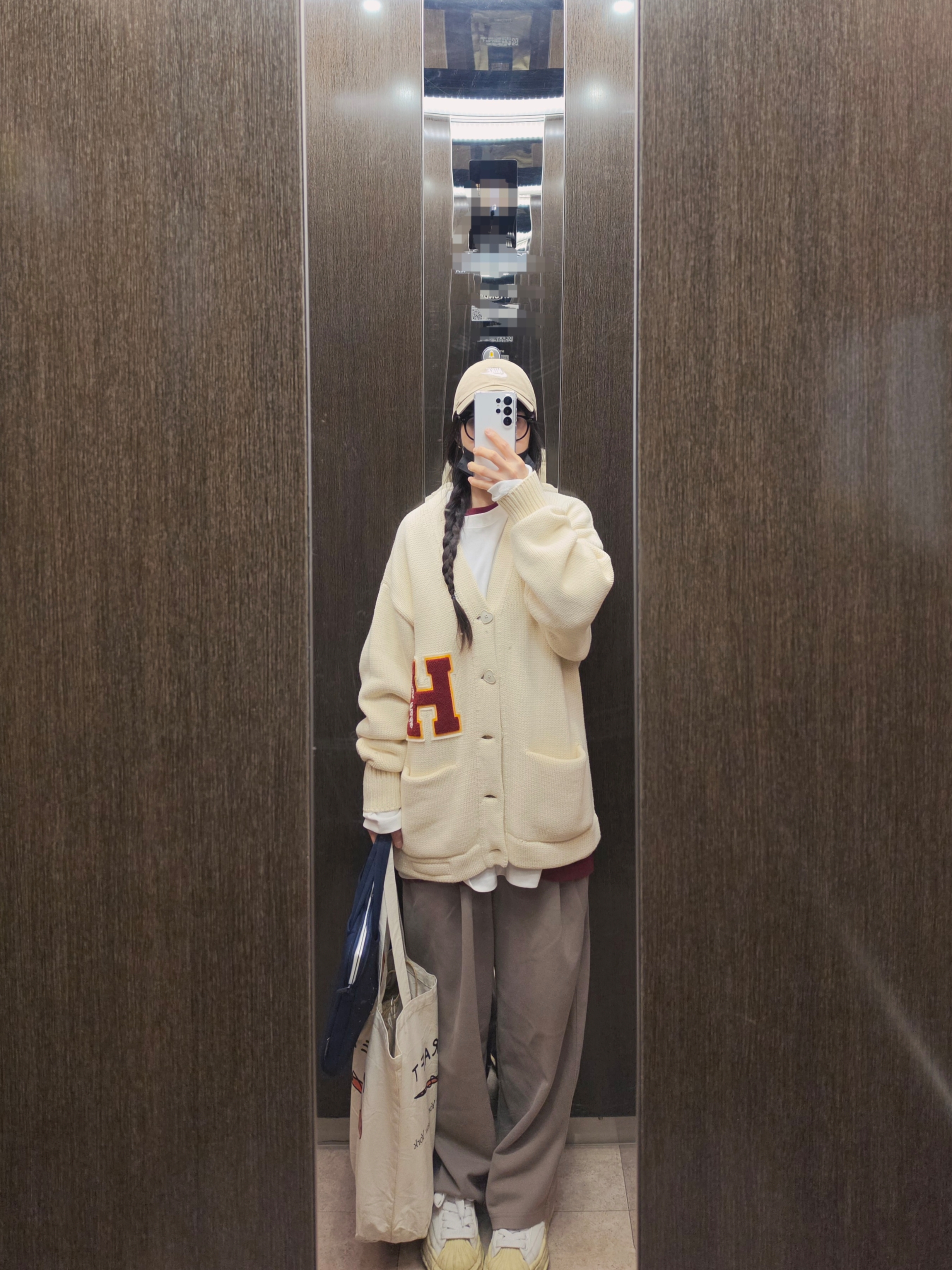 Human Made Low Gauge Knit Cardigan White, Nike Heritage 86 Futura Washed Cap Khaki 착용 스타일