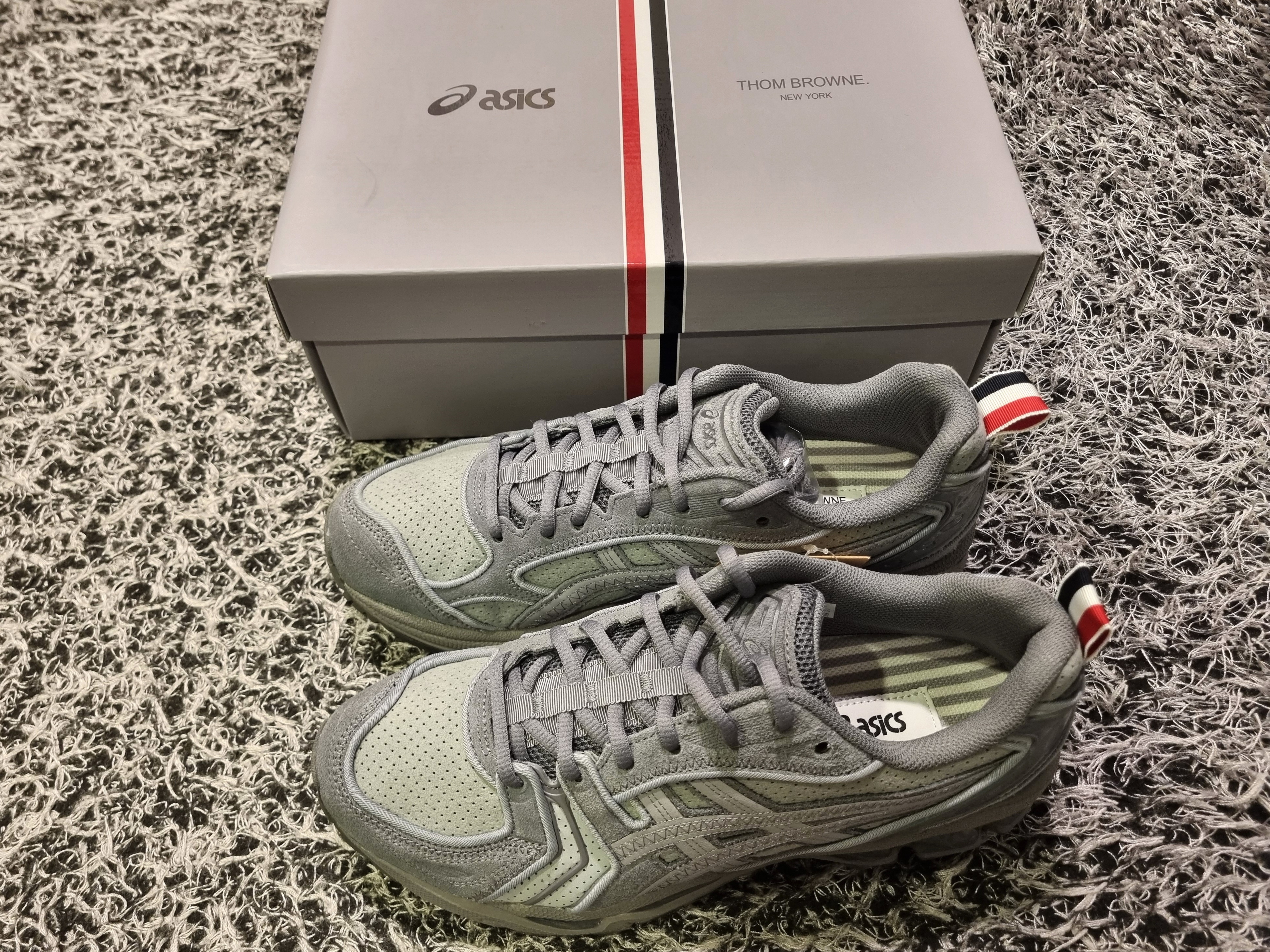 Asics x Thom Browne Gel-Kayano 14 Grey 착용 스타일 - 8