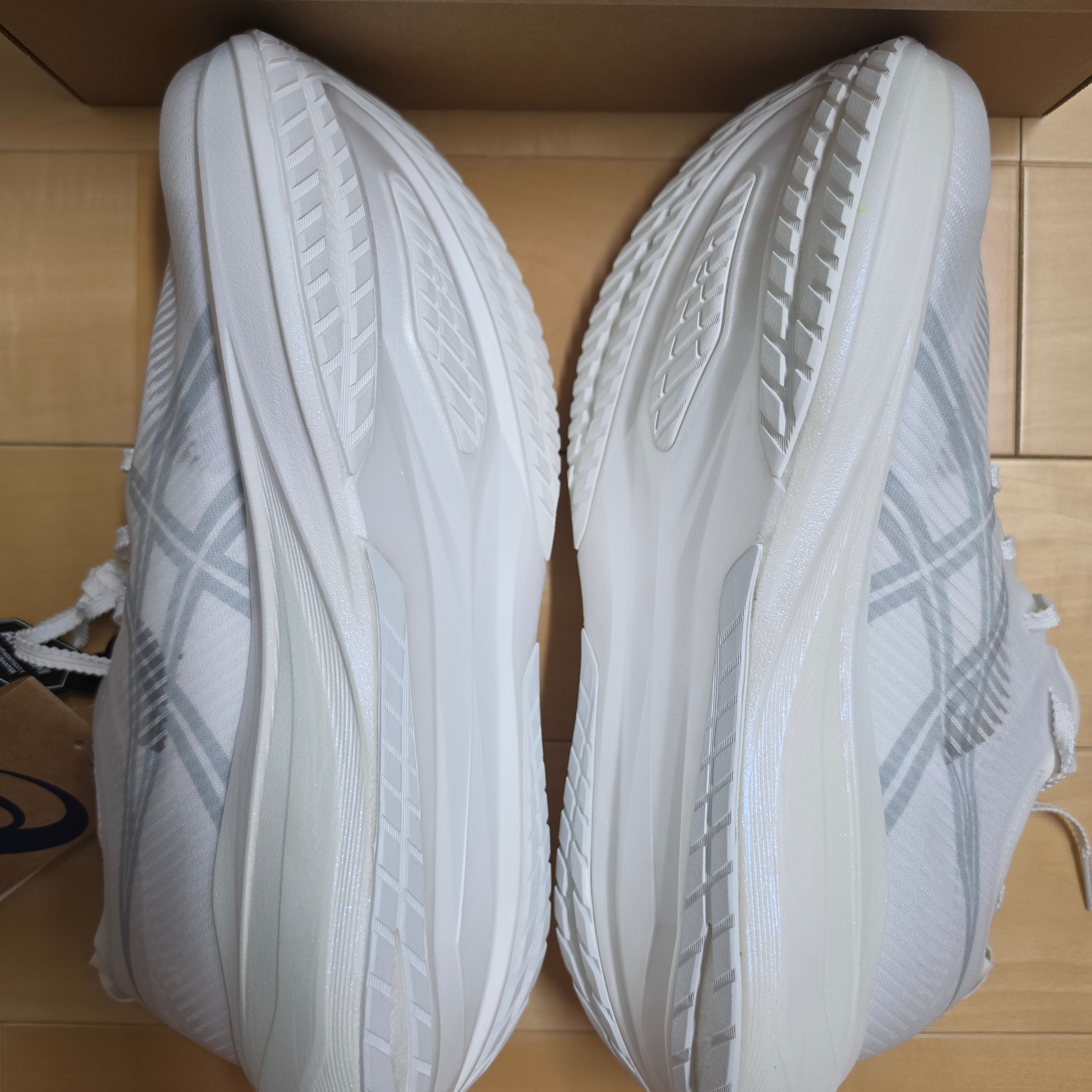 Asics Megablast White Piedmont Grey 착용 스타일 - 9