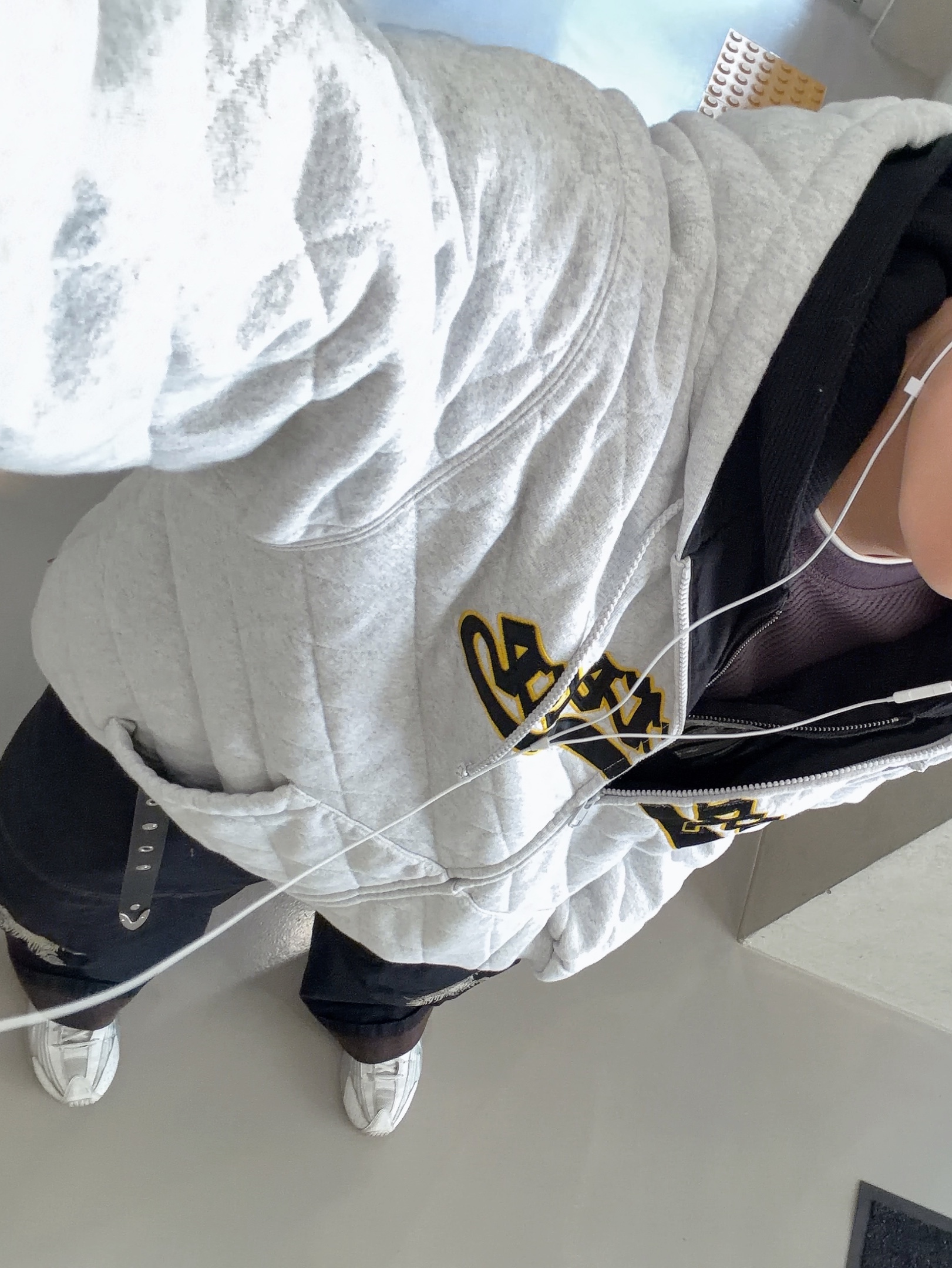 Aoiro Ooki Feather Denim Pants Dark Indigo, Supreme Quilted Zip Up Hooded Sweatshirt Ash Grey - 25FW 착용 스타일 - 2