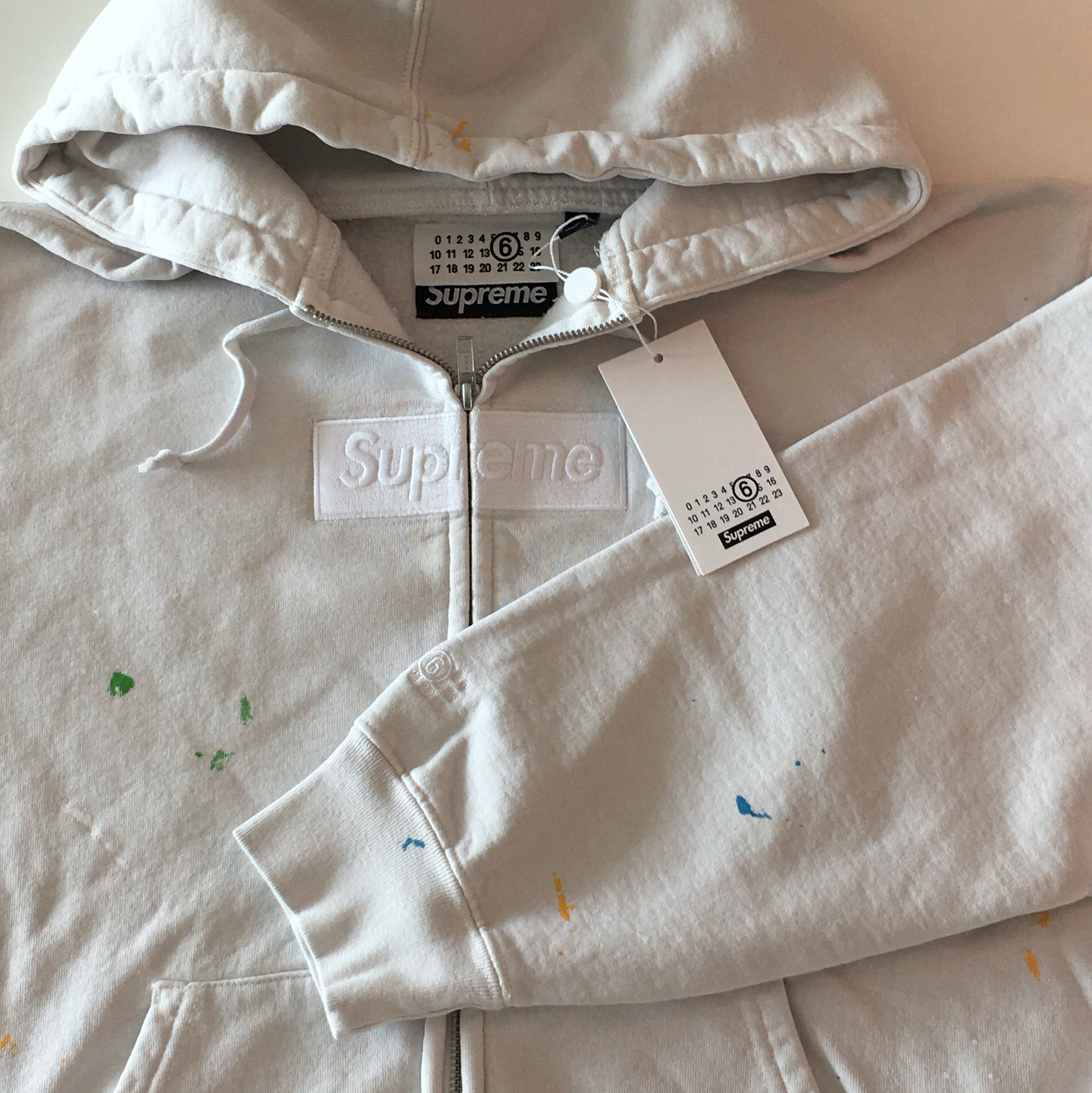 Supreme x MM6 Maison Margiela Box Logo Zip Up Hooded Sweatshirt White - 26SS 착용 스타일