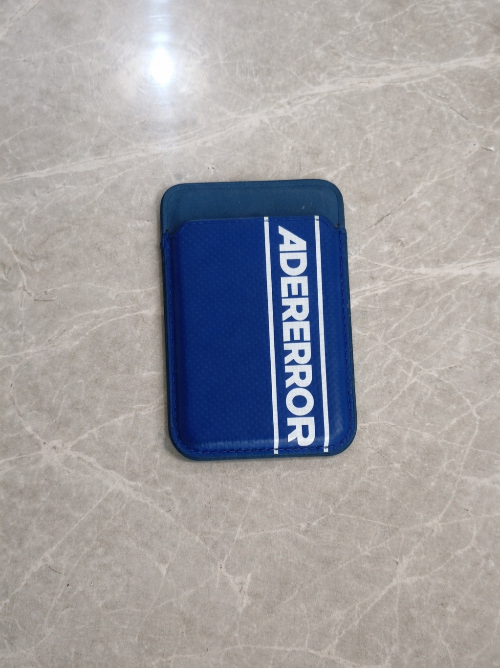 Ader Error Side Standic MagSafe Wallet Z-Blue 착용 스타일