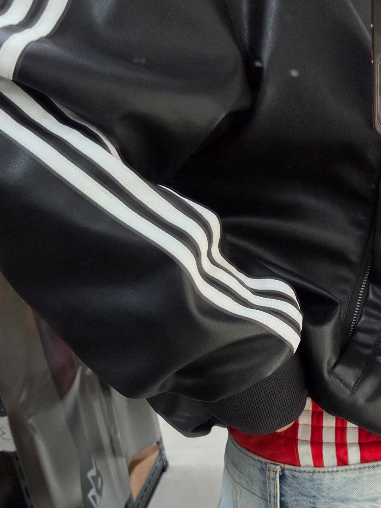 Adidas Pleather 3S Track Top Black - KR Sizing, Adidas Vento XLG Runner Deluxe Sneakers White Black 착용 스타일 - 1