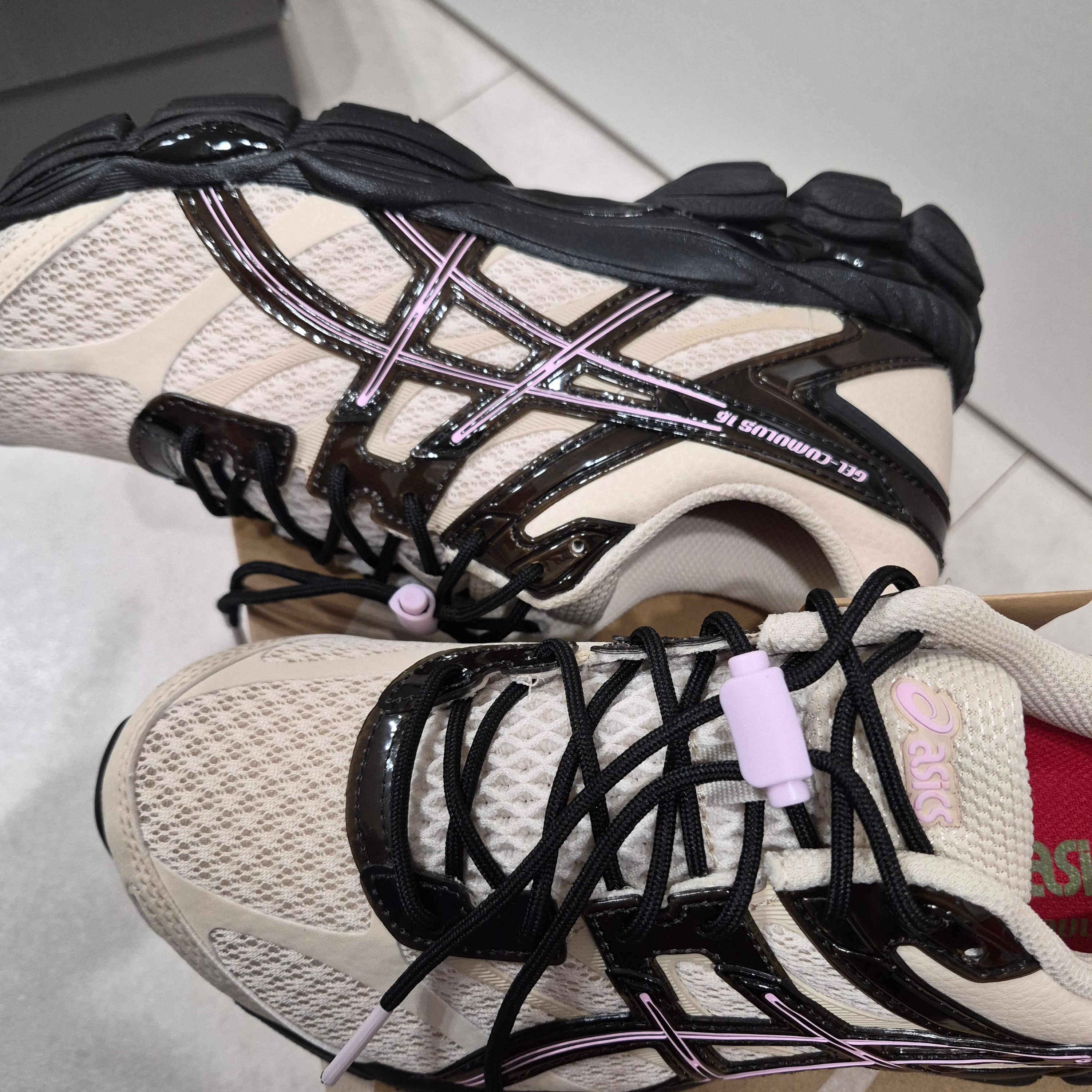 Asics x Finesse Gel-Cumulus 16 Desert Rose 착용 스타일 - 5