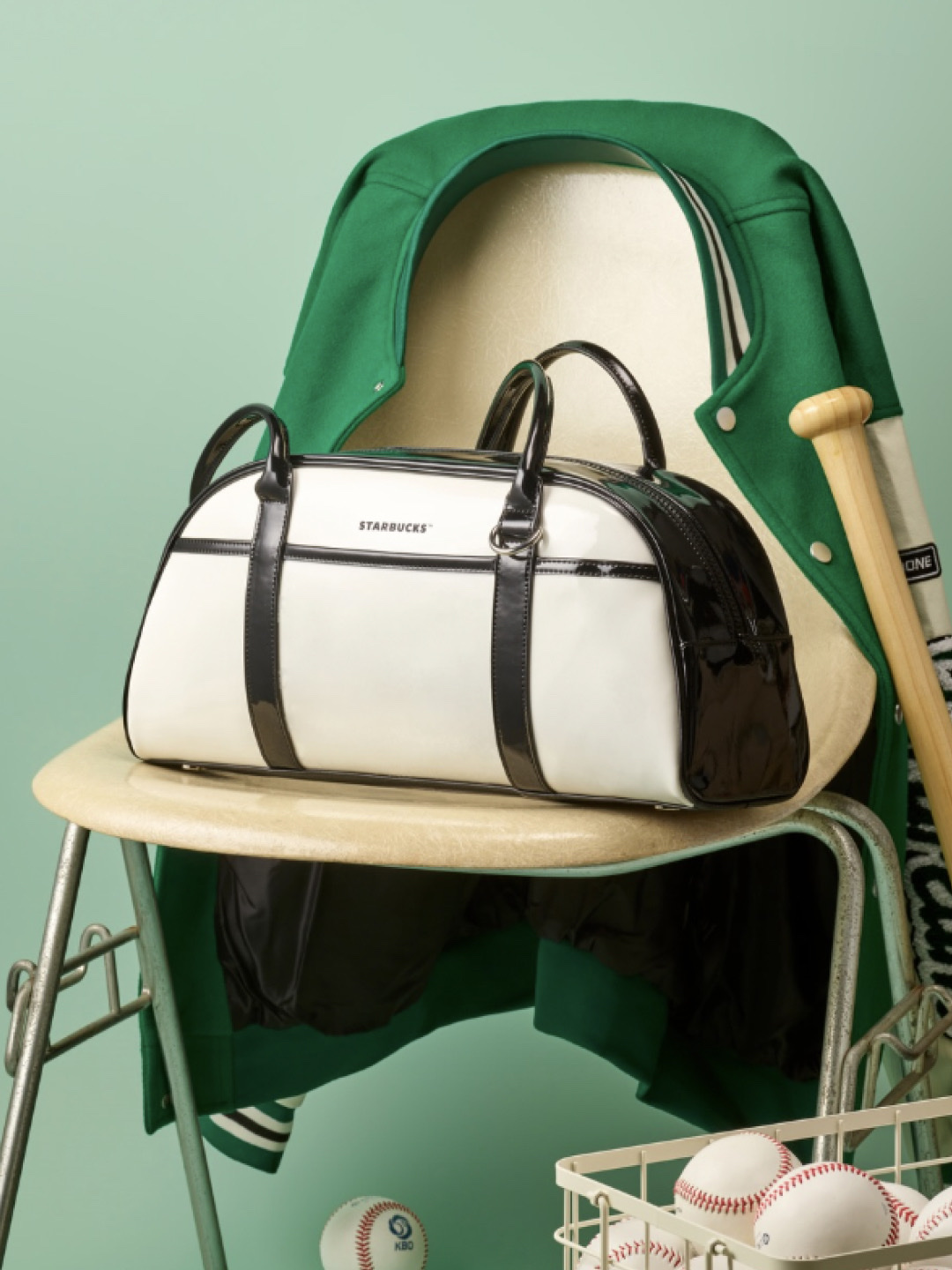 Starbucks x KBO SS Lions Can Cooler Tumbler 473ml, Starbucks x KBO SS Heroes Can Cooler Tumbler 473ml 착용 스타일 - 2