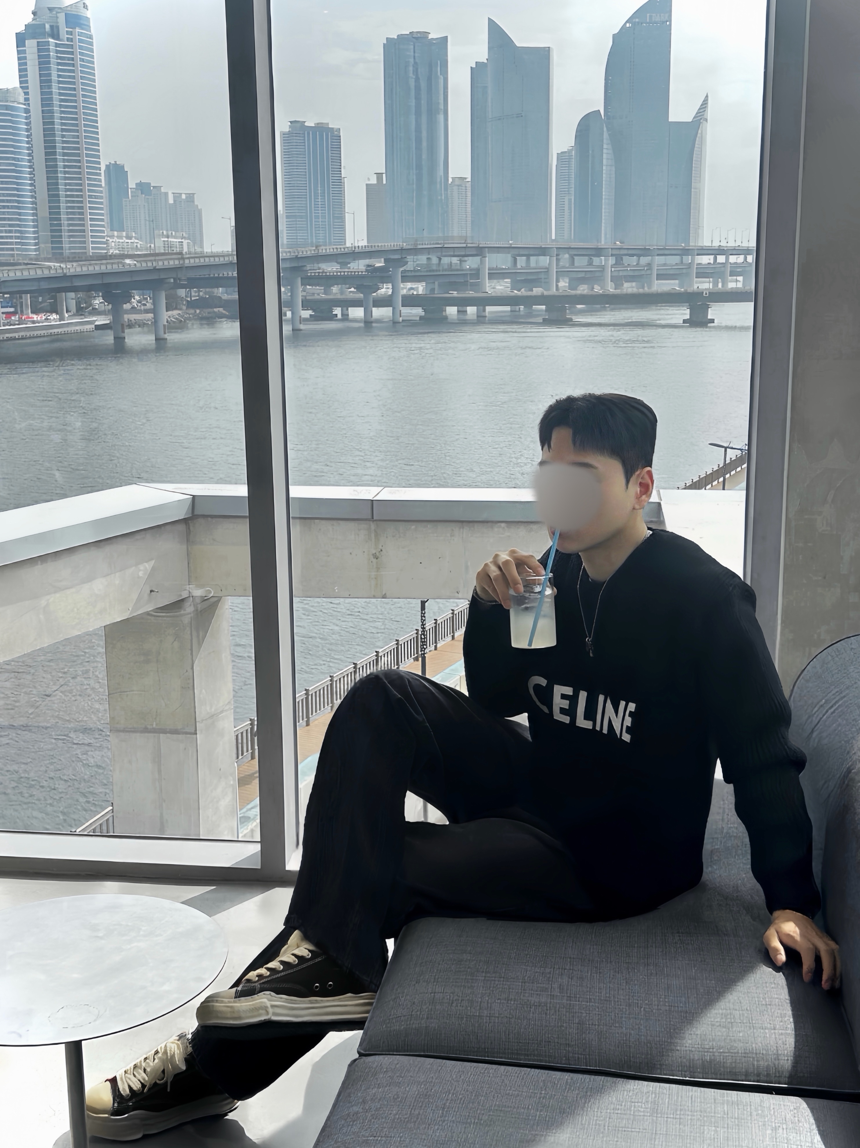 Maison Mihara Yasuhiro Peterson23 OG Sole Garment Dyed Canvas Low-top Sneakers Black, Celine Oversized Sweater in Ribbed Wool Black 착용 스타일