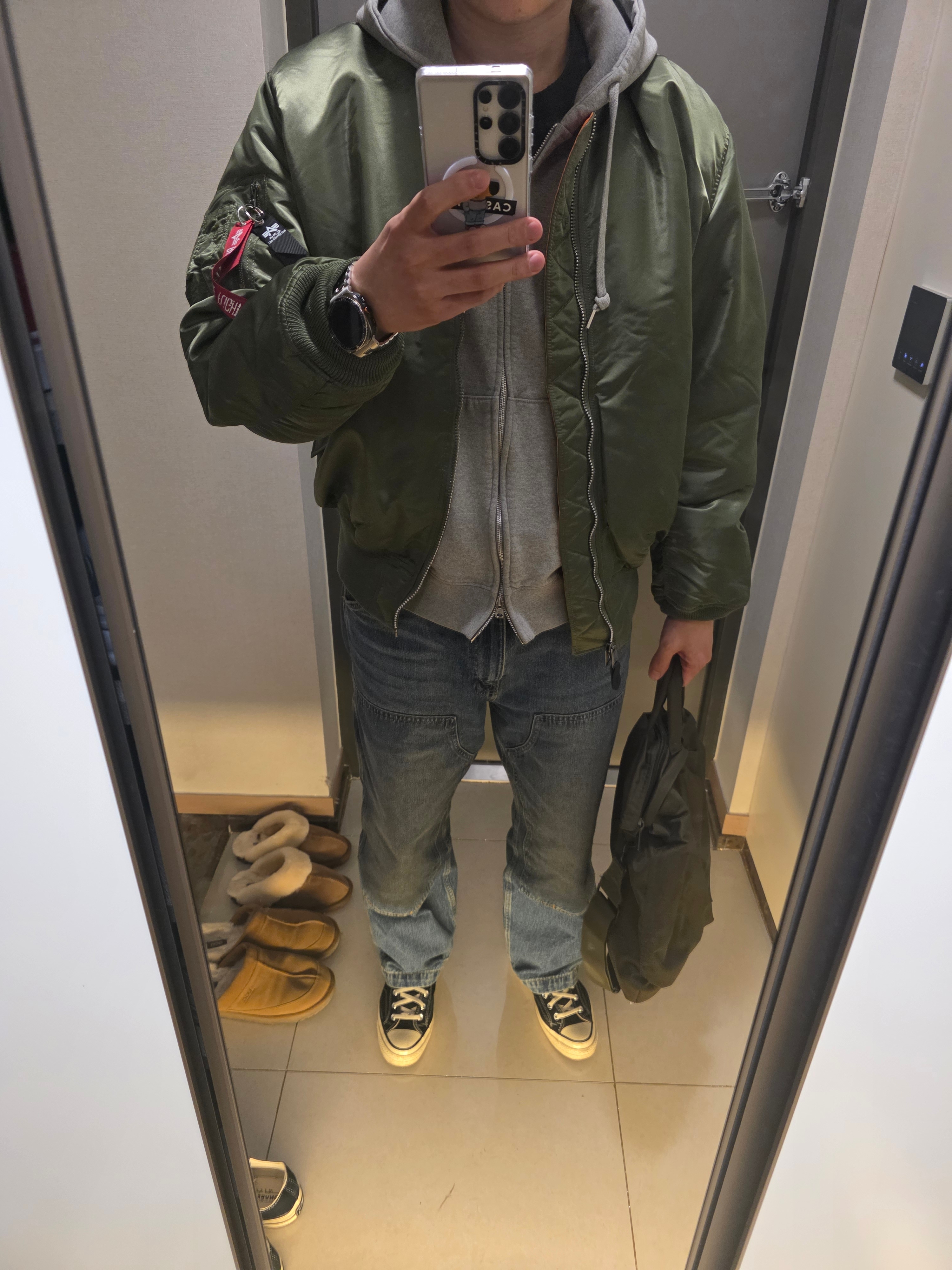 ALPHA INDUSTRIES MA-1 Flight Jacket Sage 착용 스타일 - 1