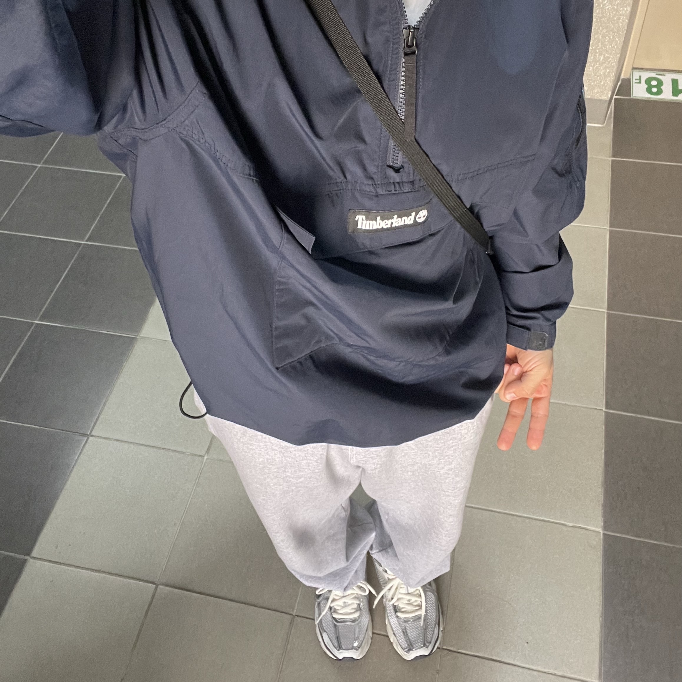 Nike Zoom Vomero 5 Photon Dust Gridiron 착용 스타일