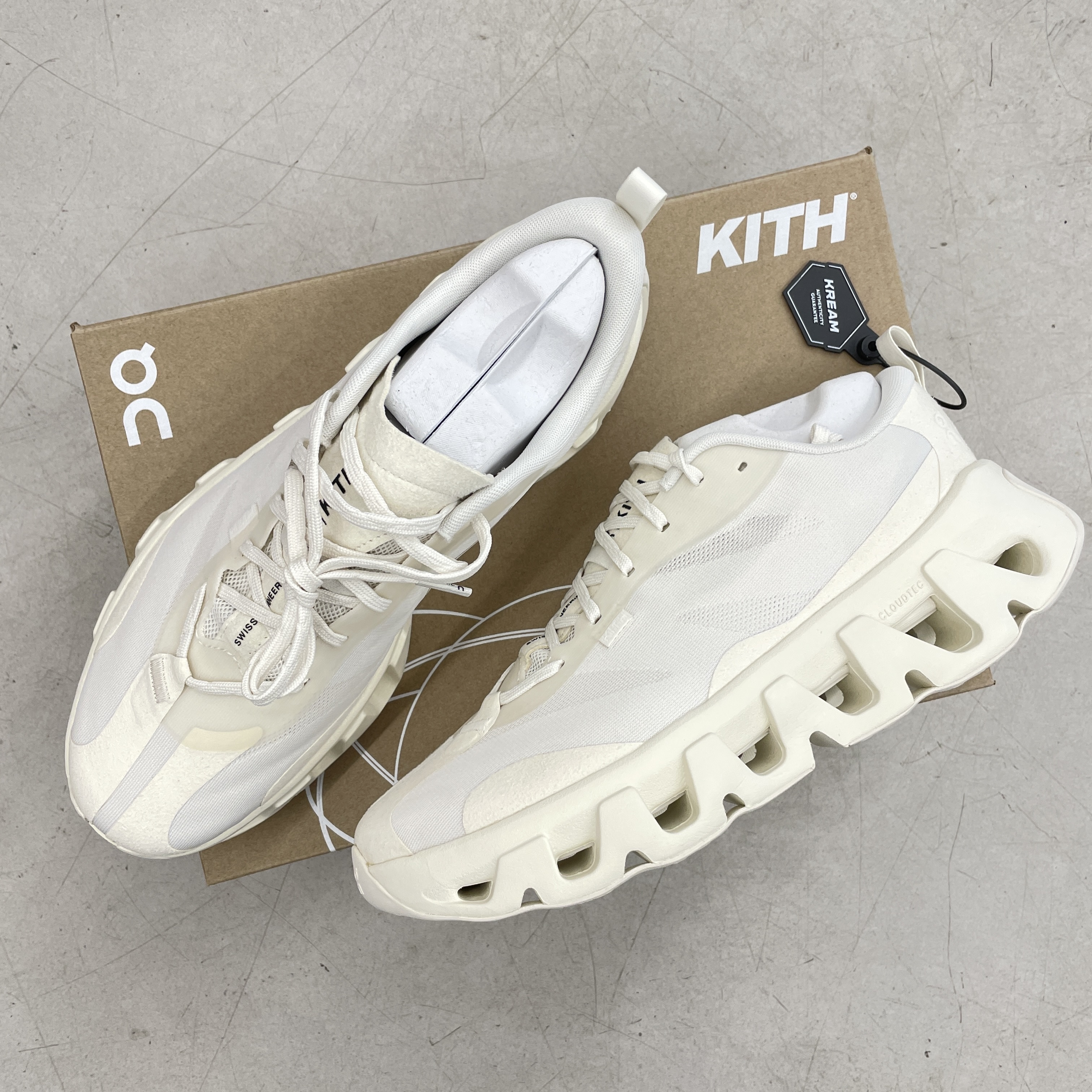 On Running x Kith K-Tech 1 Tofu 착용 스타일
