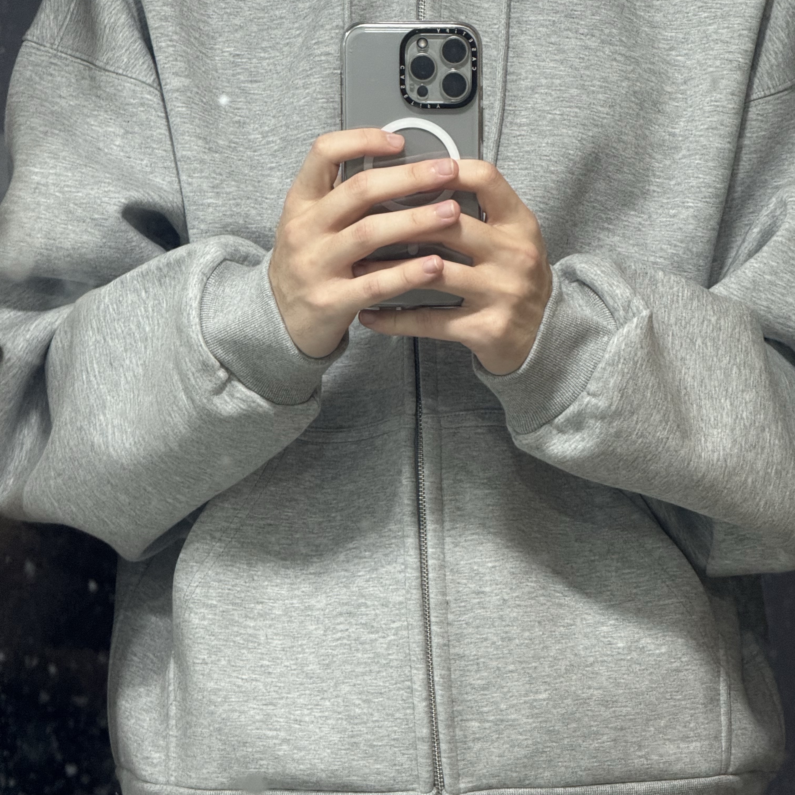 Nonnod Scuba Zip Hoodie Grey 착용 스타일