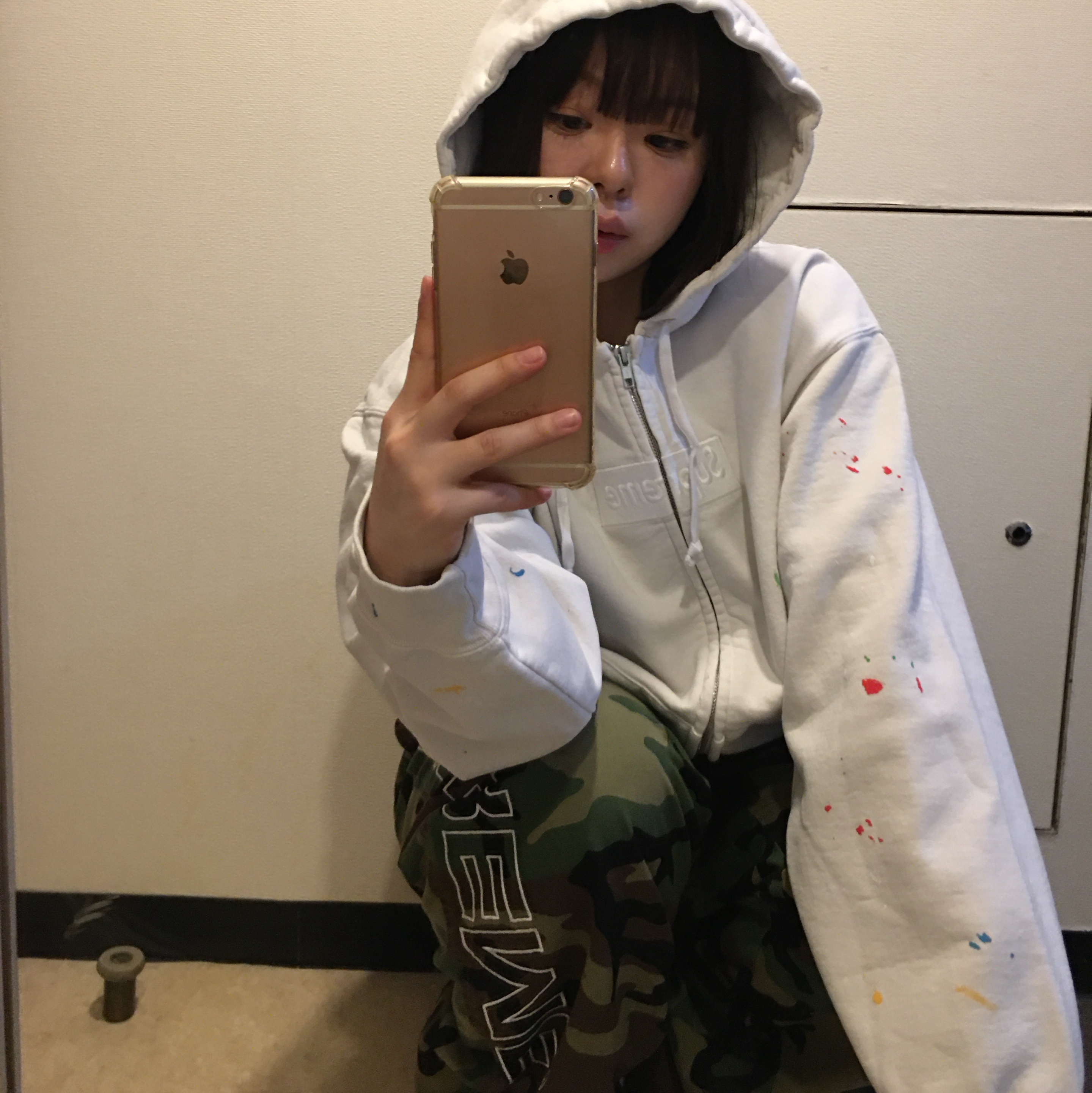 Supreme x MM6 Maison Margiela Box Logo Zip Up Hooded Sweatshirt White - 26SS, Supreme Spellout Embroidered Ripstop Track Pants Woodland Camo - 25FW 착용 스타일