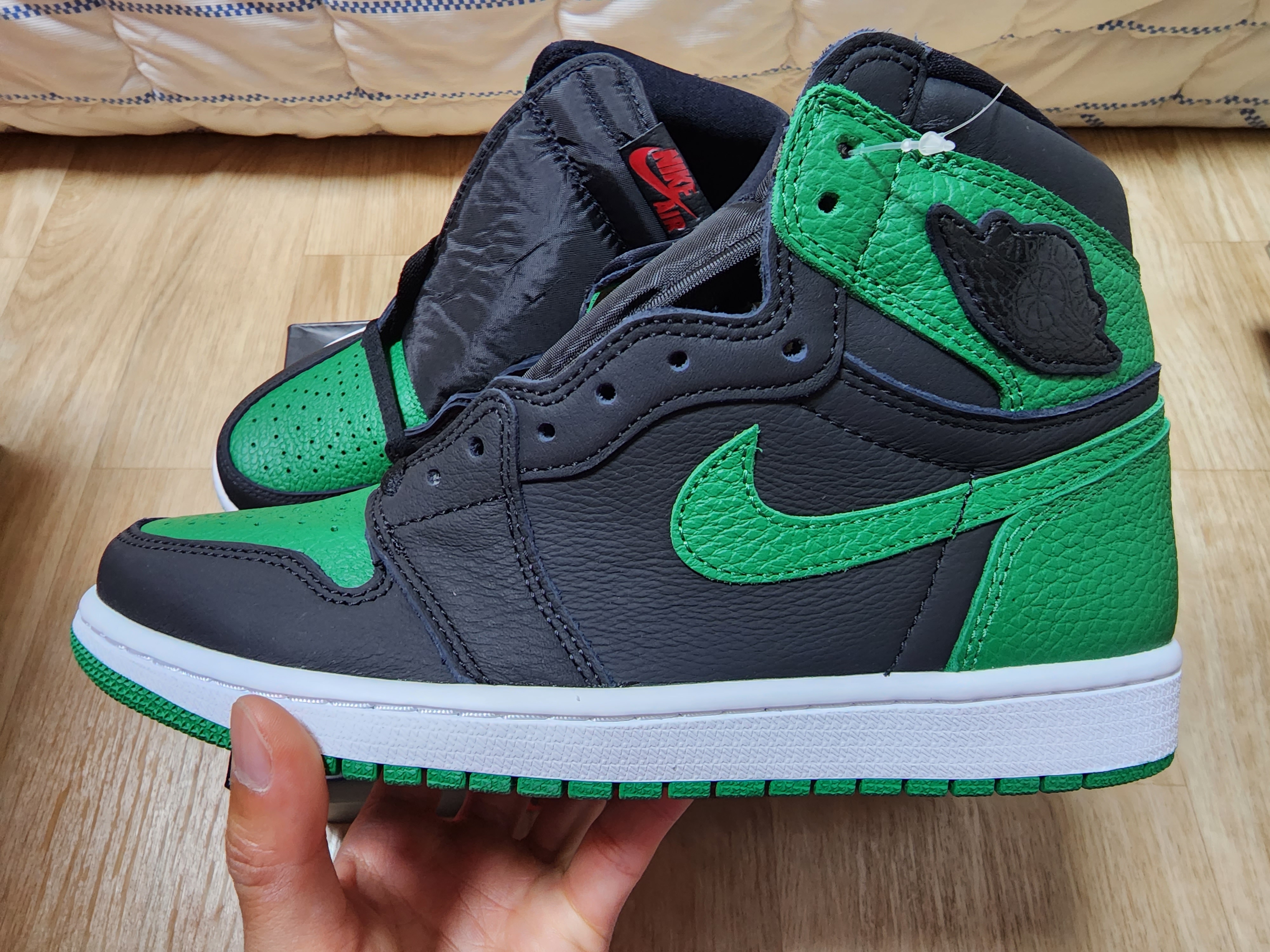 Jordan 1 Retro High OG Pine Green Black 착용 스타일