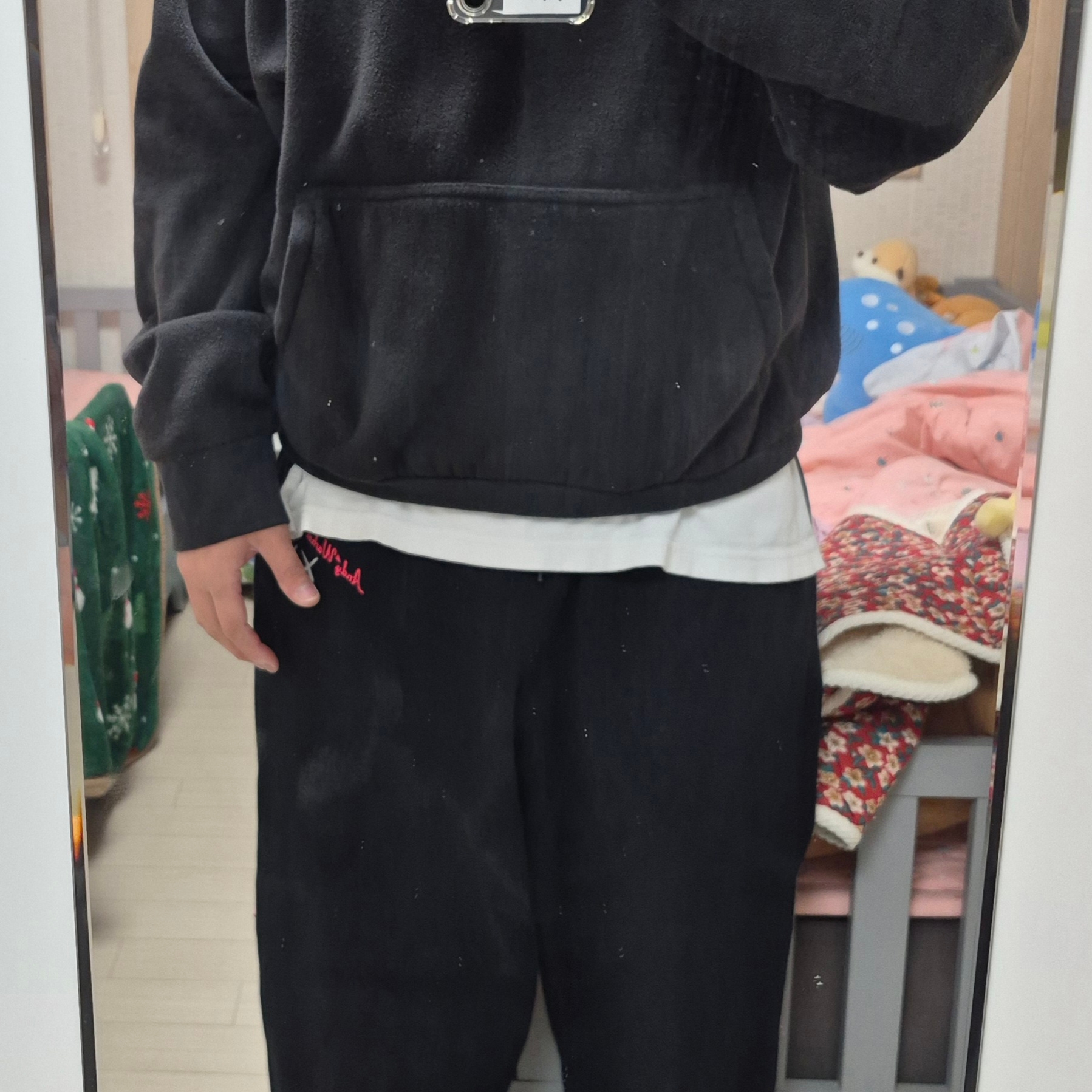 Yeezy Gap Polar Fleece Regular Hoodie Black 착용 스타일