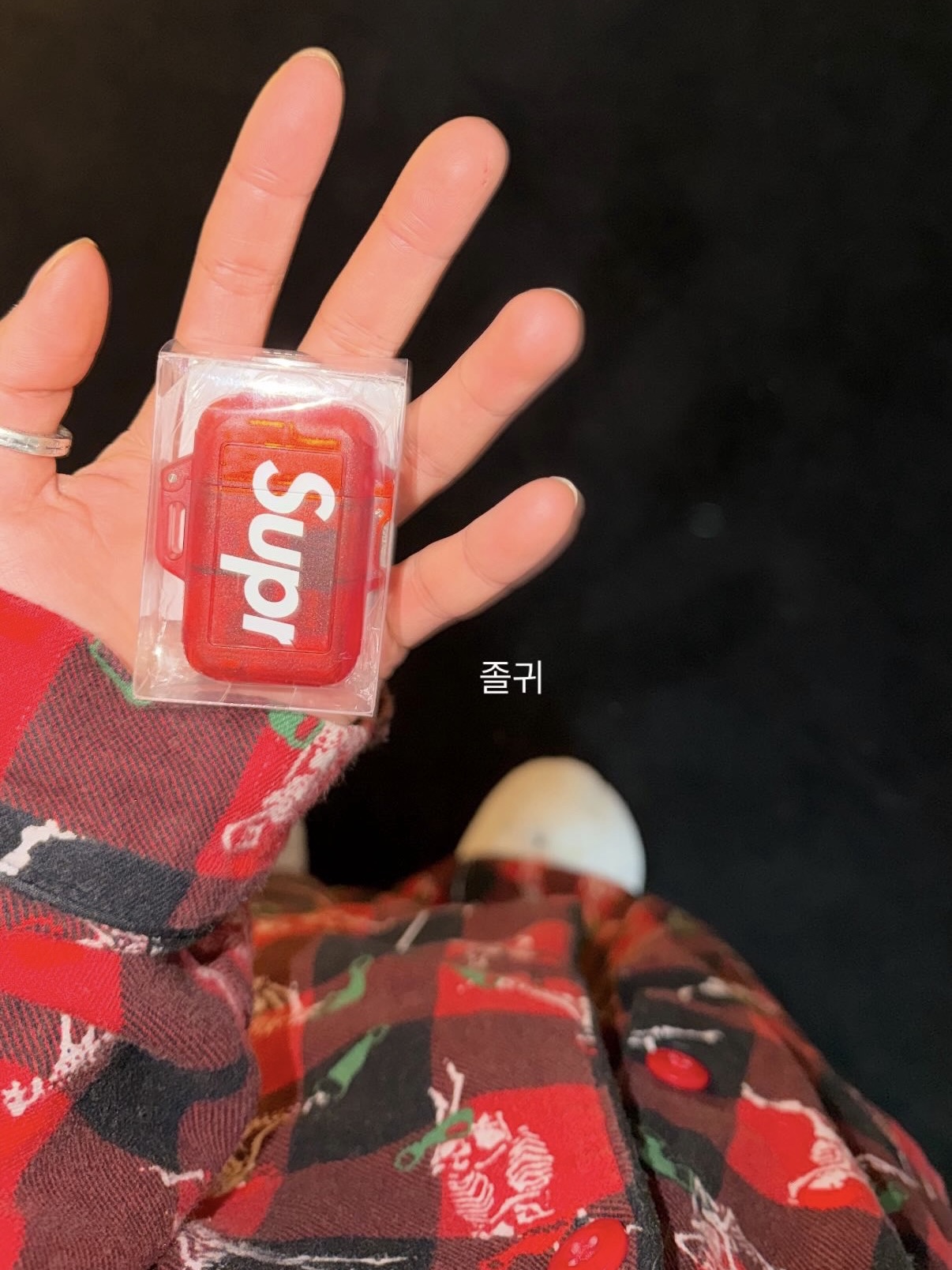 Supreme x Windmill Zag Lighter Red - 26SS 착용 스타일