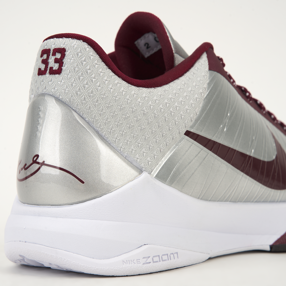 나이키 코비 5 프로트로 로우어 메리온 에이스 어웨이 메탈릭 실버 팀 레드(Nike Kobe 5 Protro Lower Merion Aces Away Metallic Silver Team Red) - 8