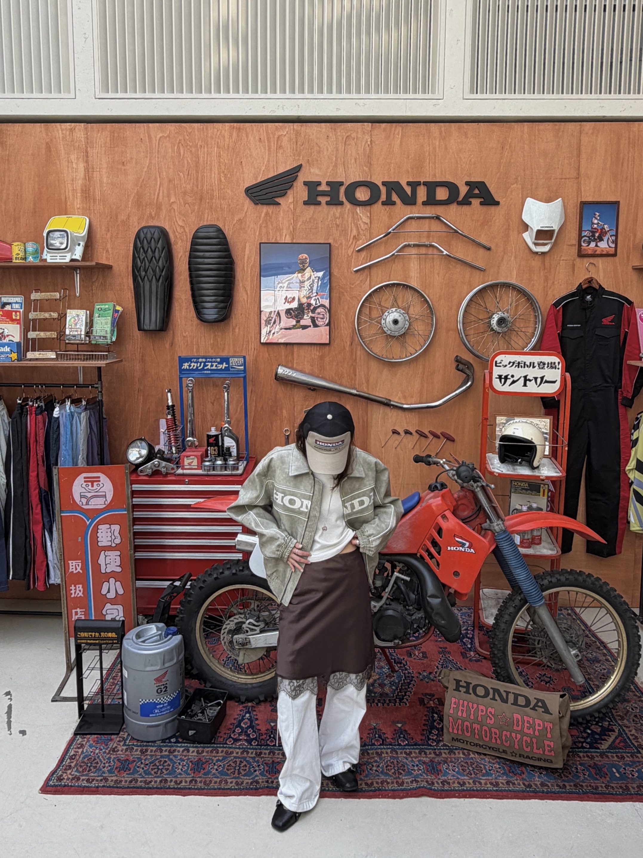 Honda Twill Multi Patch Motorcycle Jacket Ivory, Honda Original Wing Logo Vintage Cap Charcoal 착용 스타일 - 4