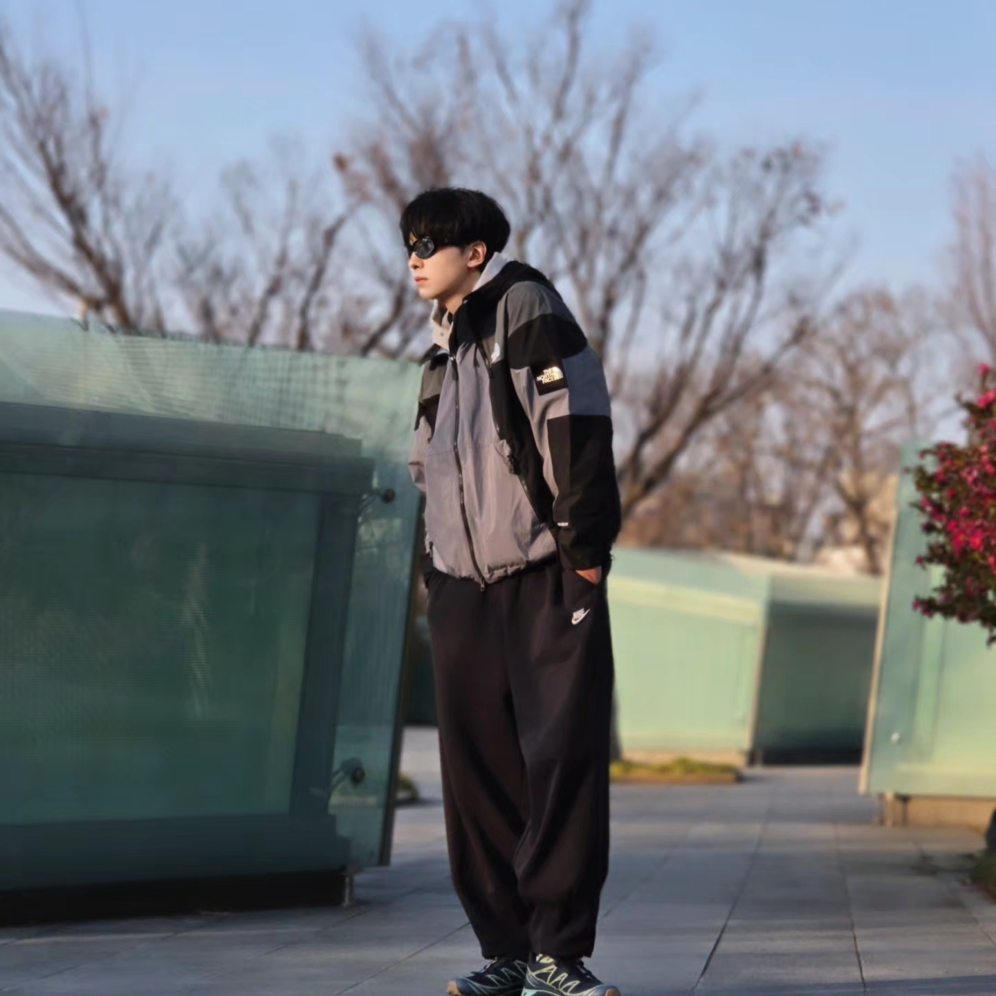The North Face Line-X Jacket Gray - 25FW, Nike Club Fleece Oversized French Terry Pants Black White - Asia 착용 스타일 - 2