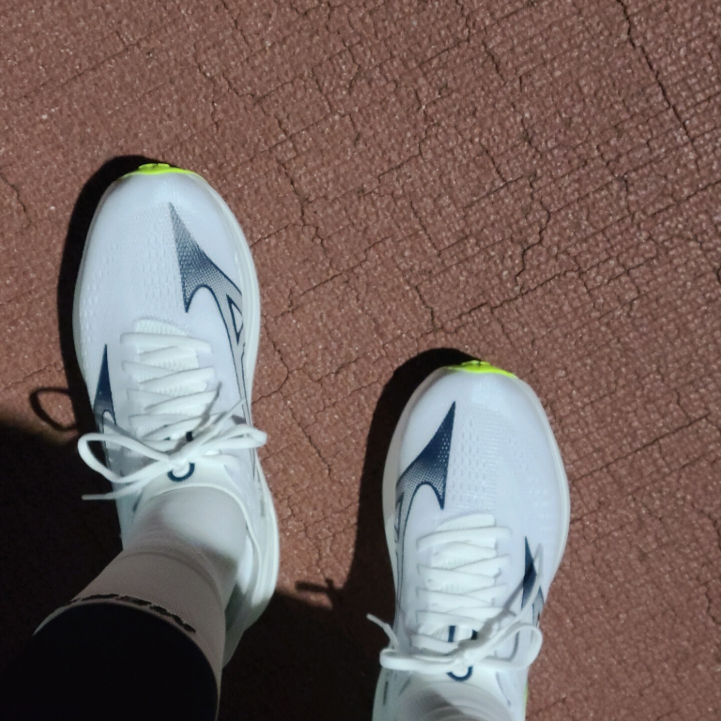 Mizuno Neo Zen 2 White Estate Blue 착용 스타일