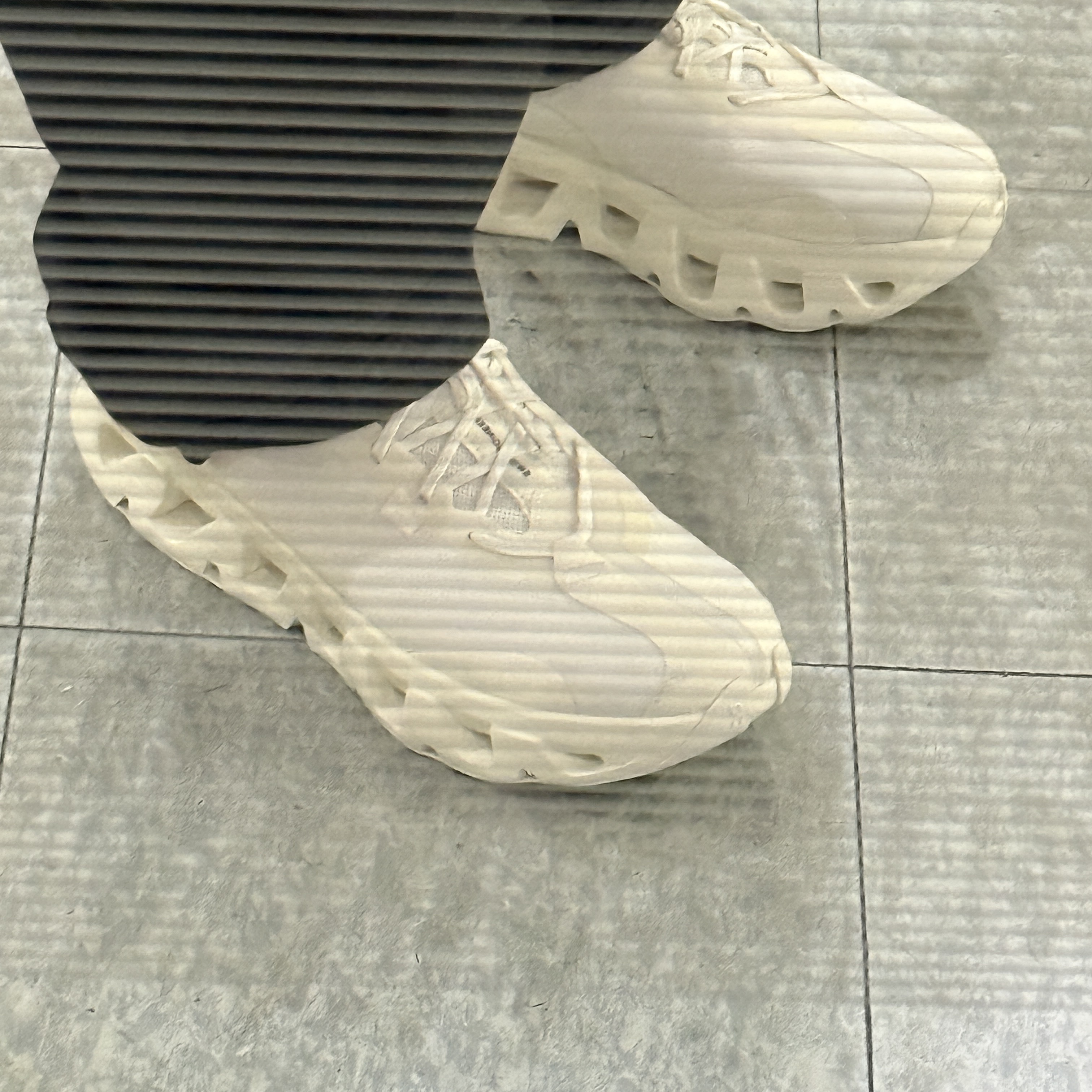 On Running x Kith K-Tech 1 Tofu 착용 스타일 - 2