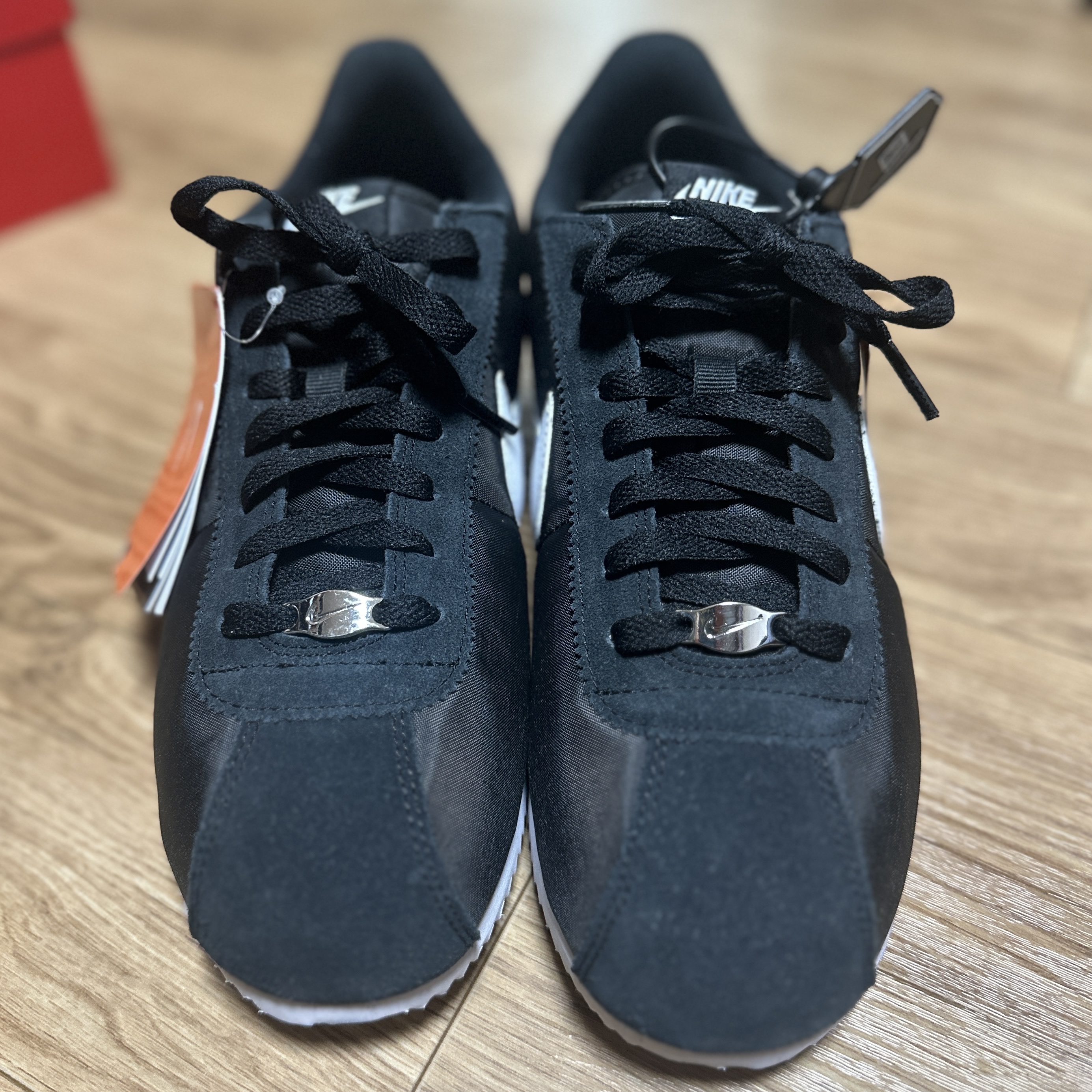 Nike Cortez TXT Black White 착용 스타일 - 2