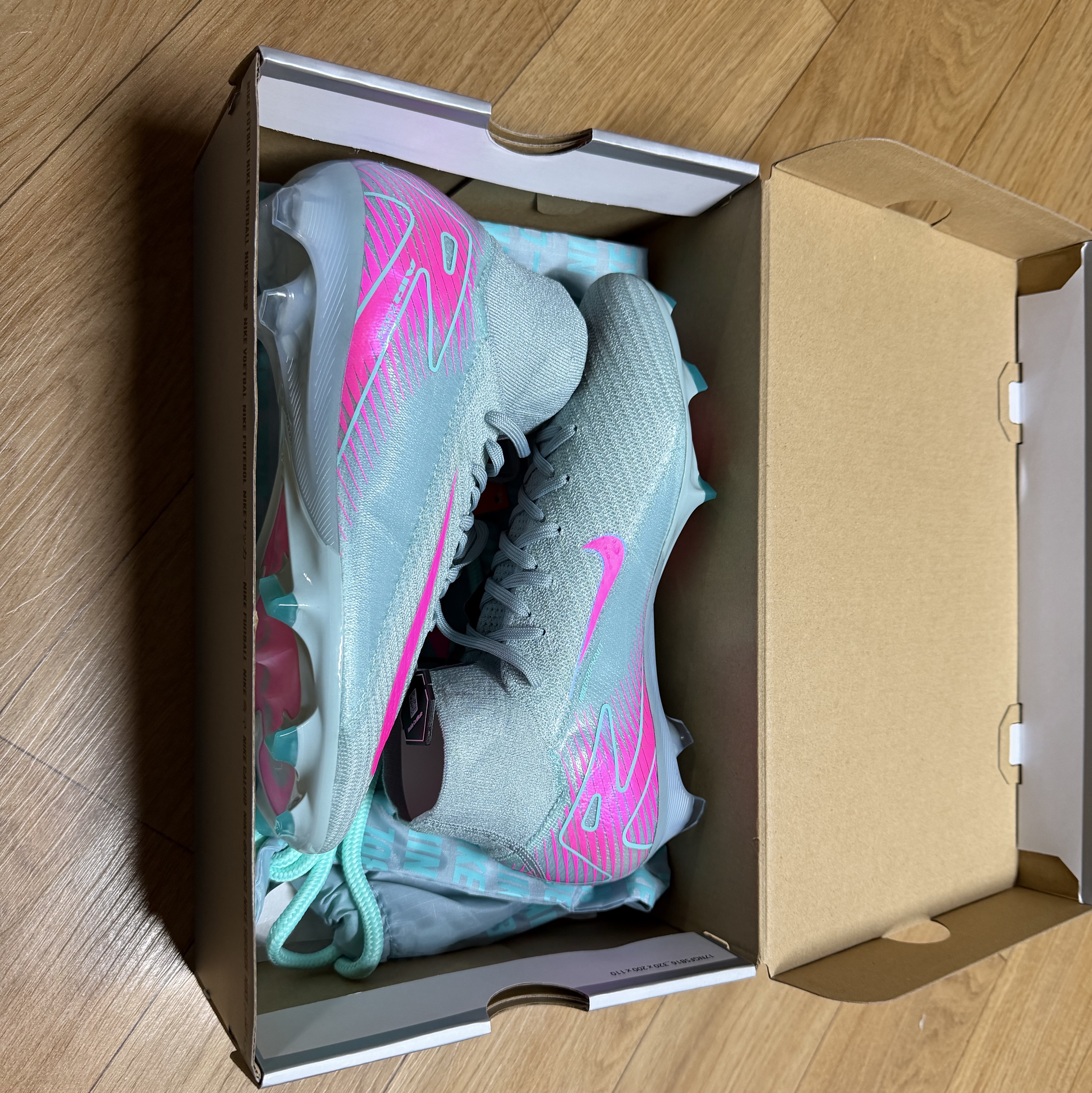 Nike Zoom Mercurial Superfly 10 Elite FG Ocean Cube Pink Blast 착용 스타일