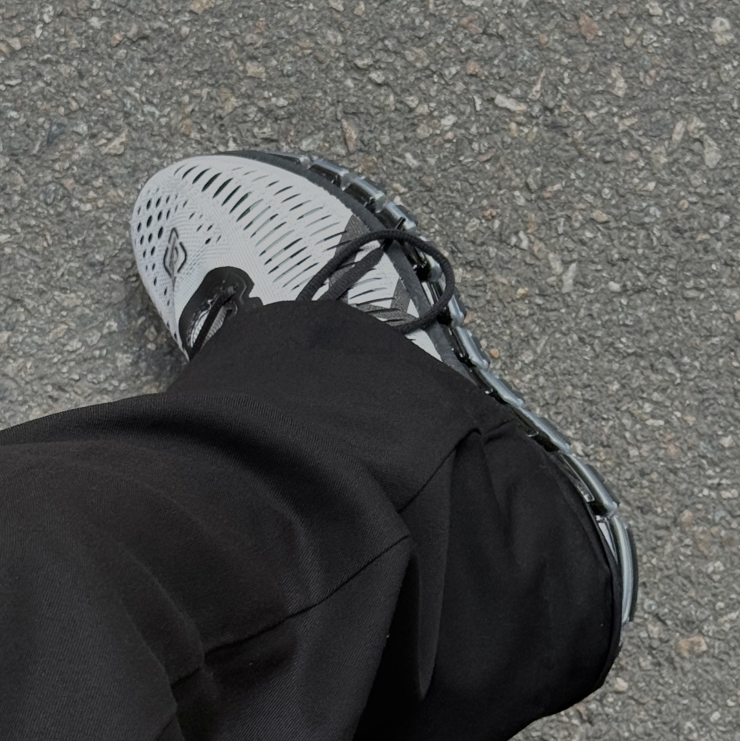 Asics x C.P. Company Gel-Quantum 360 I Pure Silver Caviar 착용 스타일 - 2