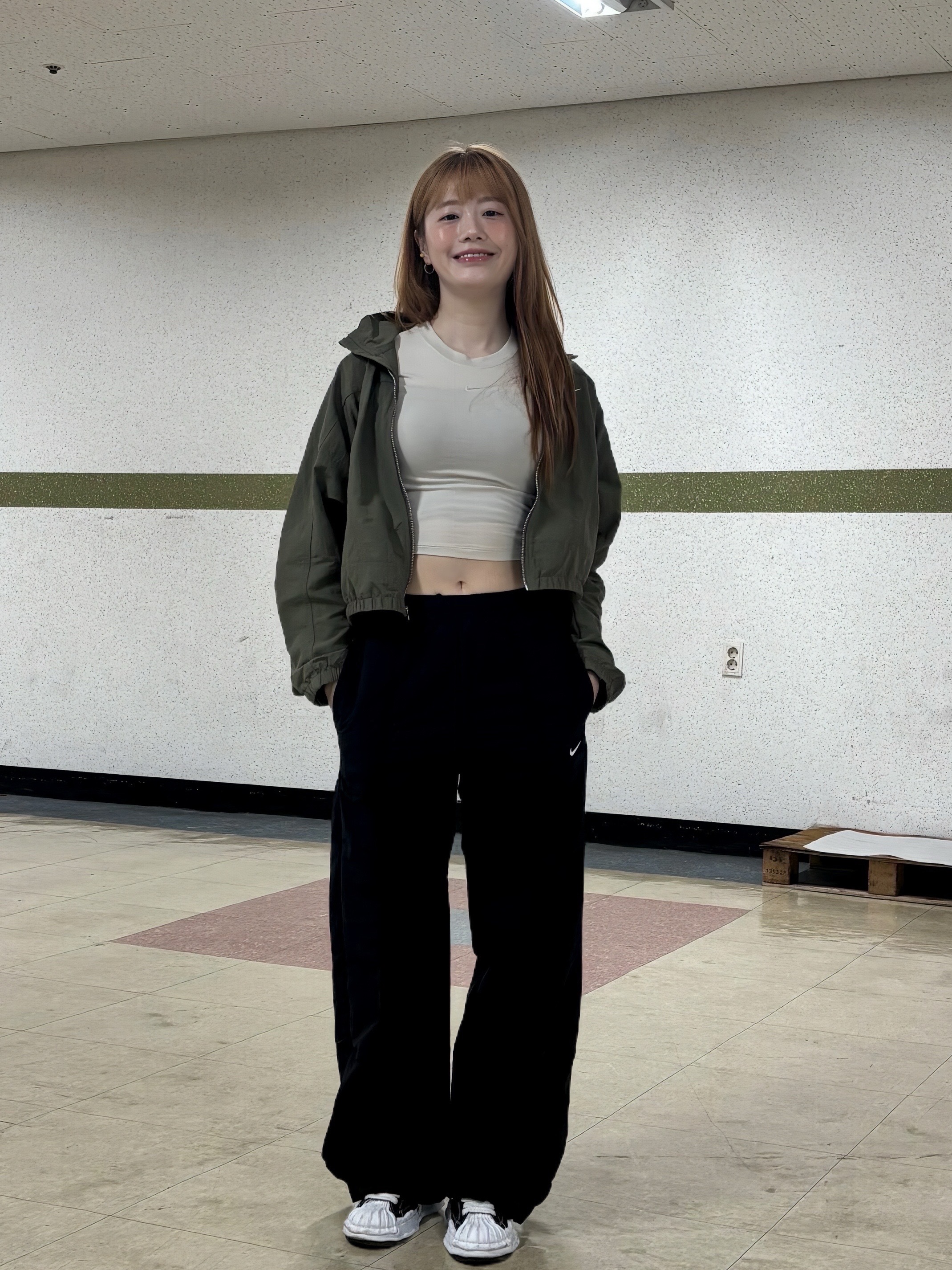 Maison Mihara Yasuhiro Blakey OG Sole Canvas Low-top Sneakers Black White, (W) Nike NSW Everything Woven Oversized Repel UV Protection Jacket Medium Olive Sail - Asia 착용 스타일 - 2