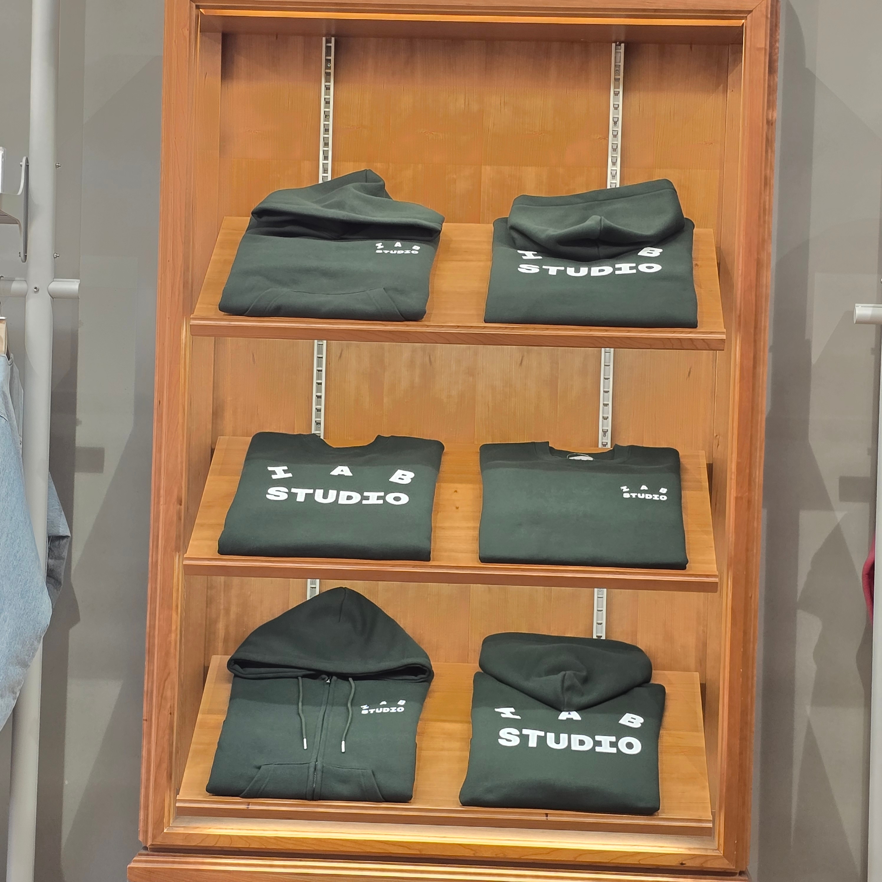 IAB Studio Hoodie Deep Green 2026 Ver. 착용 스타일