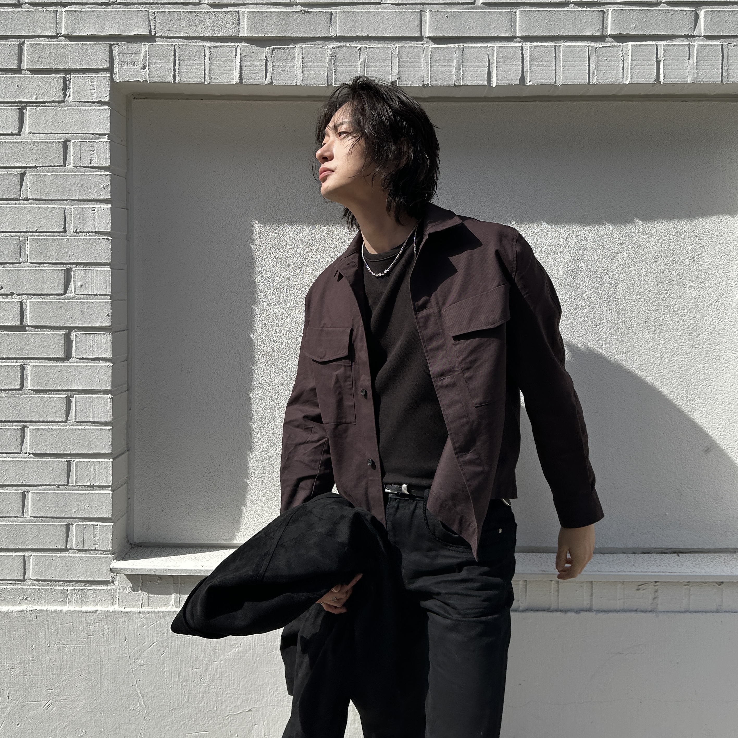 Scudo Emblem Slim Necklace 착용 스타일 - 4