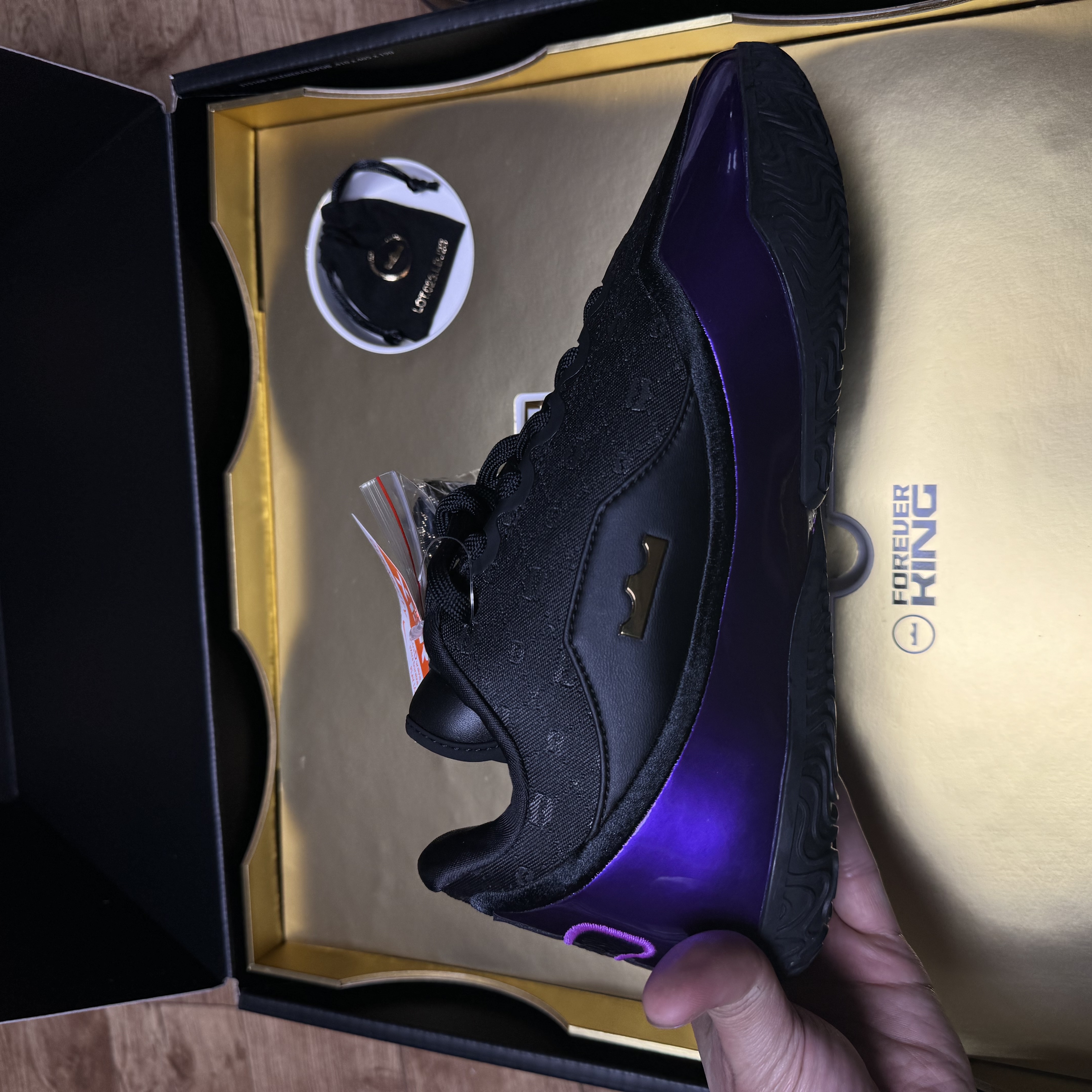 Nike Lebron 23 EP Black Metallic Gold 착용 스타일