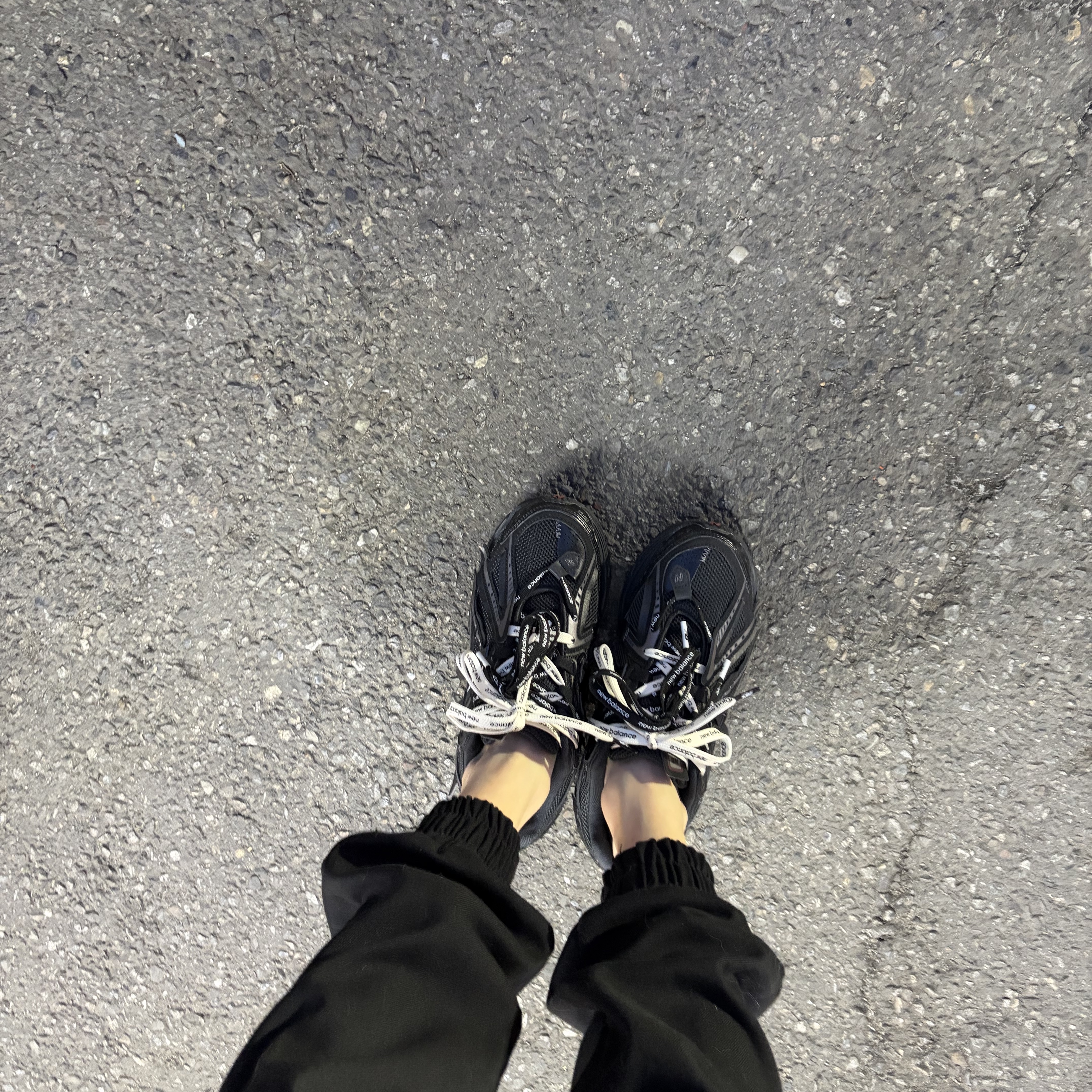 New Balance 1906A Black 착용 스타일