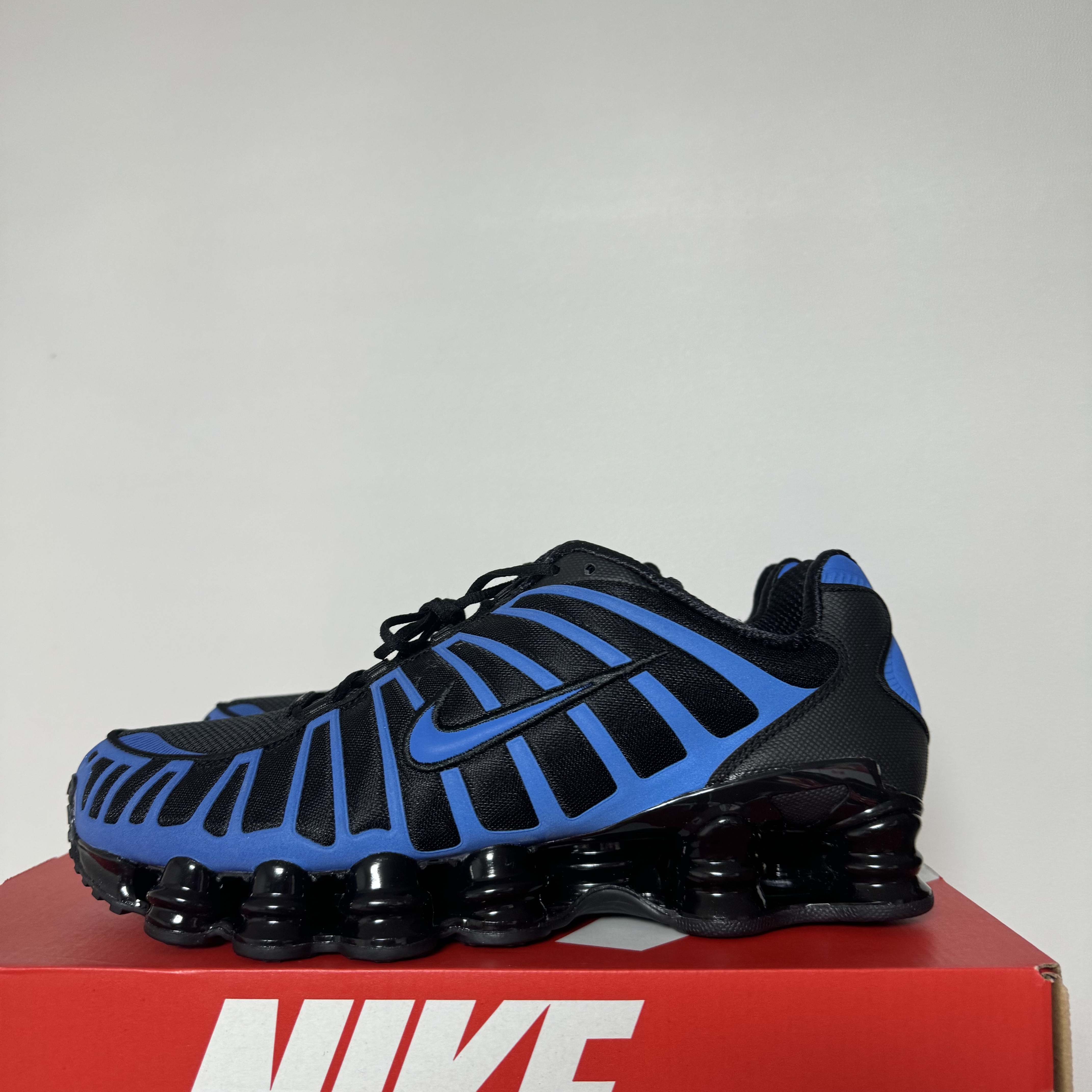 Nike Shox TL Court Blue Light Lemon Twist 착용 스타일