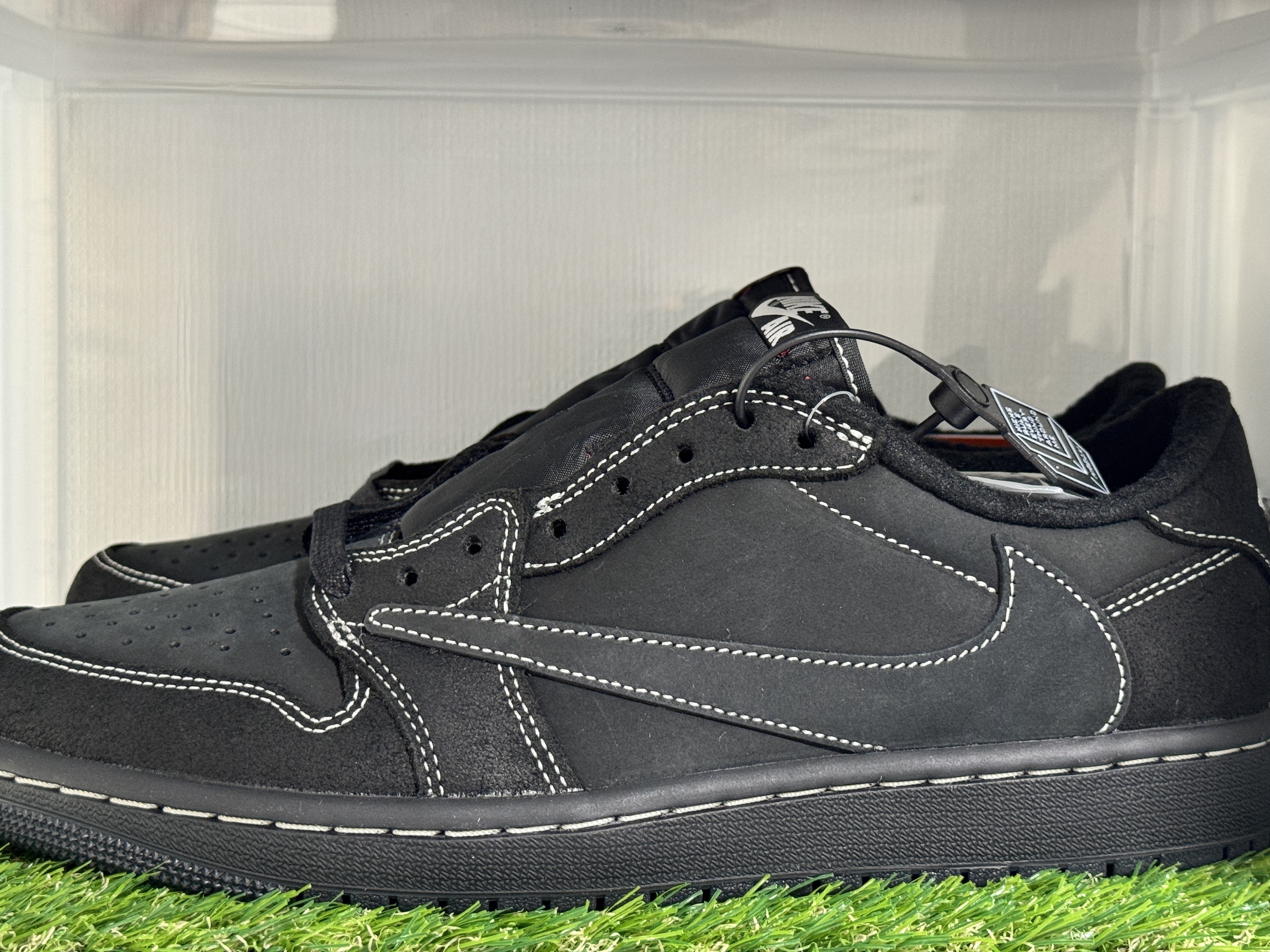 Jordan 1 x Travis Scott Retro Low OG SP Black Phantom 착용 스타일