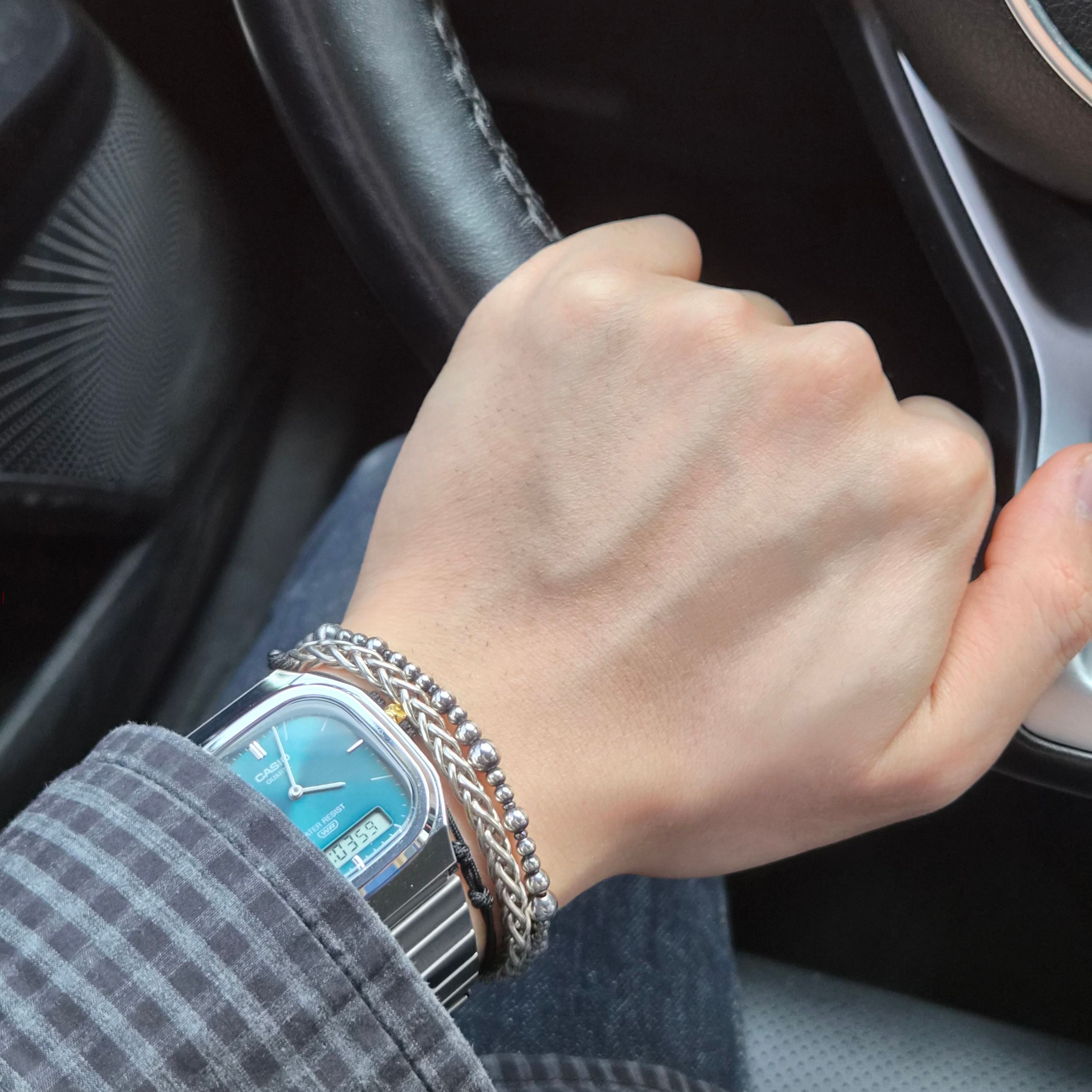Casio AQ-240E-3A 착용 스타일 - 2