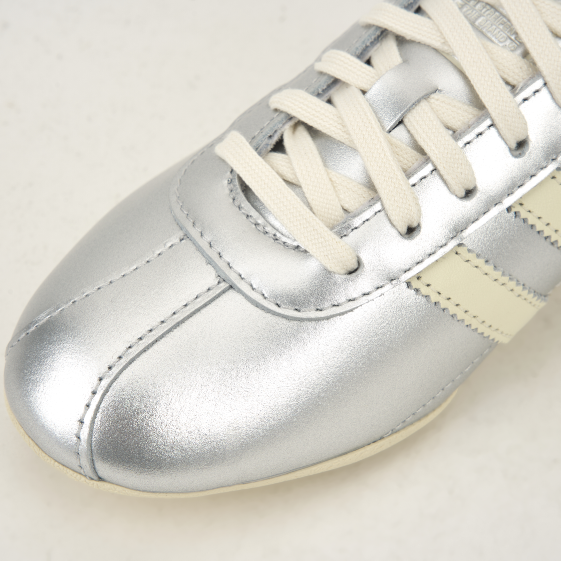 (W) 아디다스 도쿄 실버 메탈릭 크림 화이트((W) Adidas Tokyo Silver Metallic Cream White) - 7