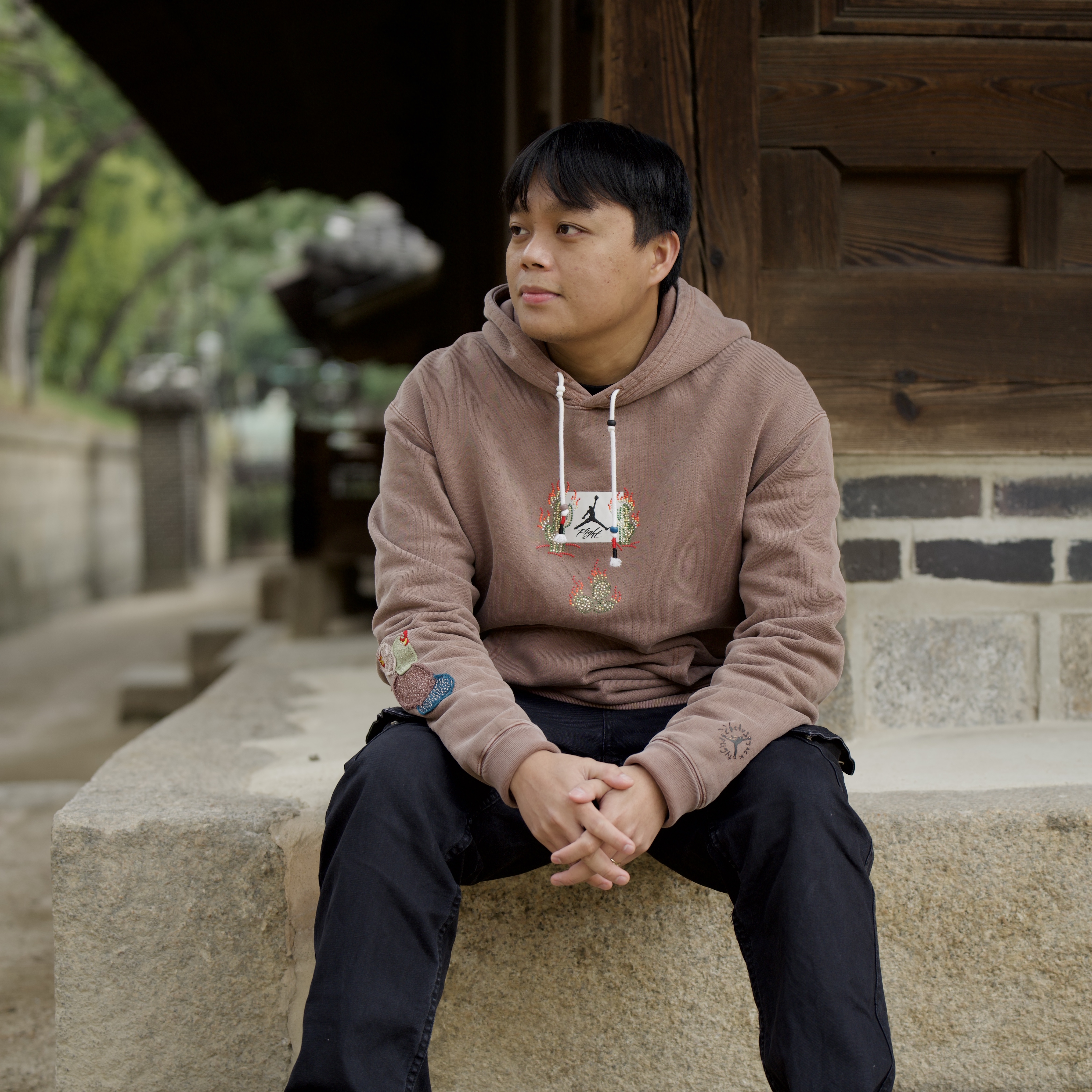 Jordan x Travis Scott Hoodie Antique Brown - Asia, Asics Gel-Kayano 14 White Graphite Grey 착용 스타일 - 1