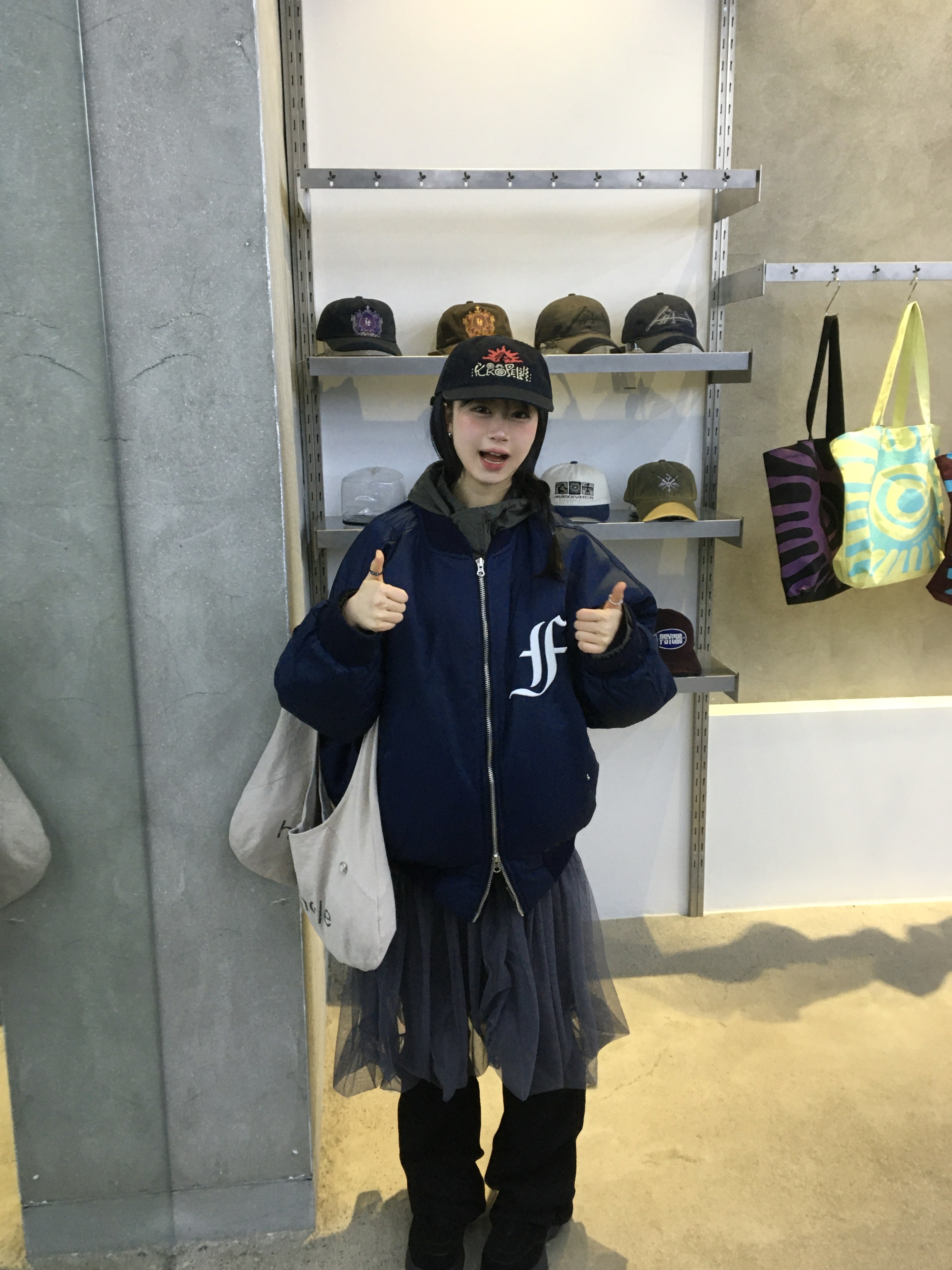 Hatchingroom x Mascompany Kokopelli Cap Black 착용 스타일