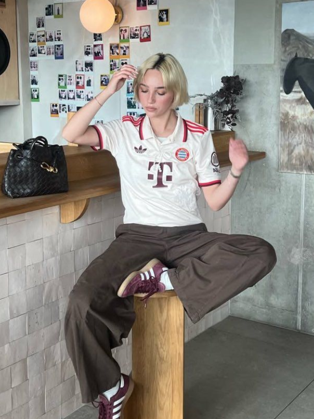 Levi's x Oasis Deca Logo T-Shirt White, Adidas Adicolor T-Shirt Black White - KR Sizing 착용 스타일 - 5