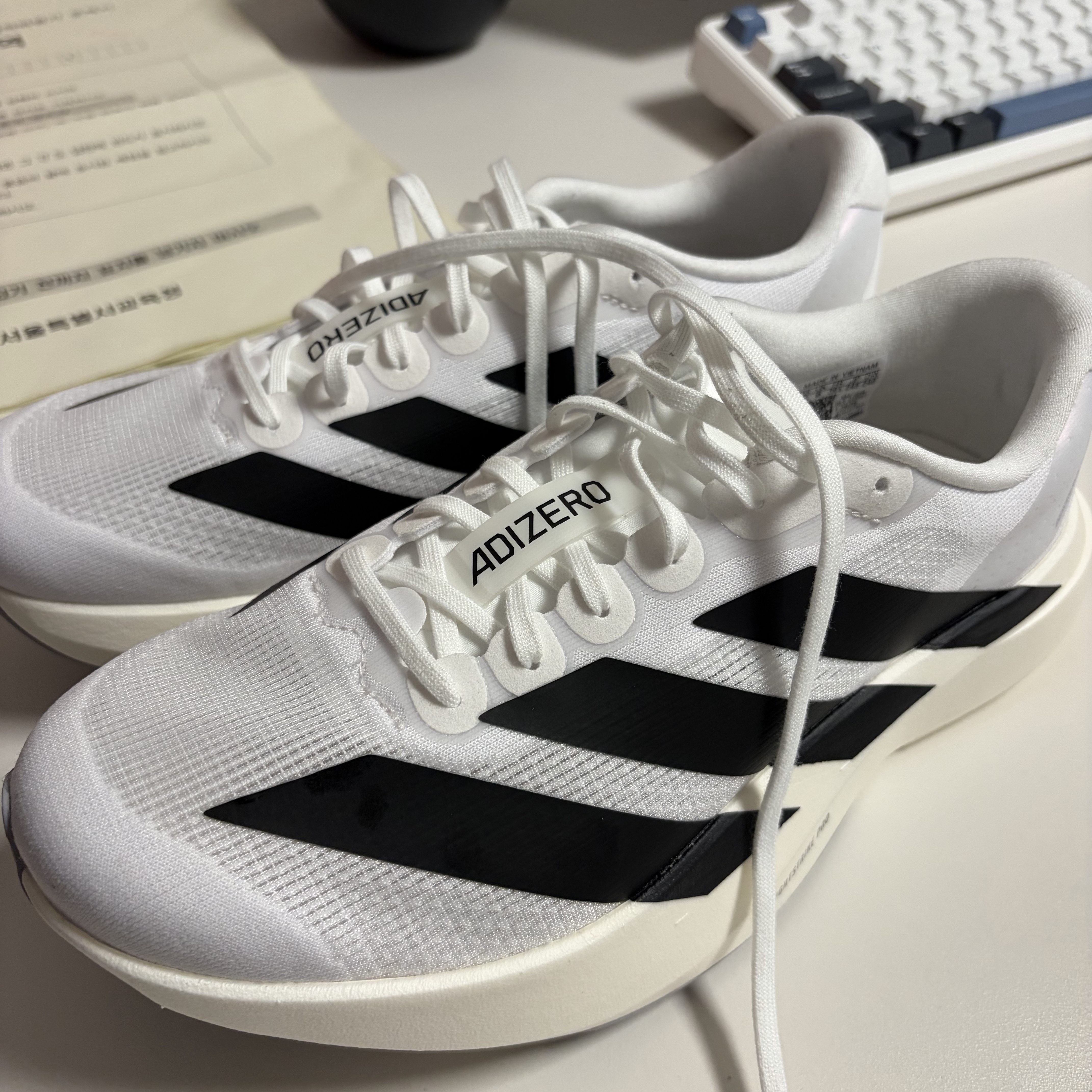 Adidas Adizero EVO SL Cloud White Core Black 착용 스타일 - 1
